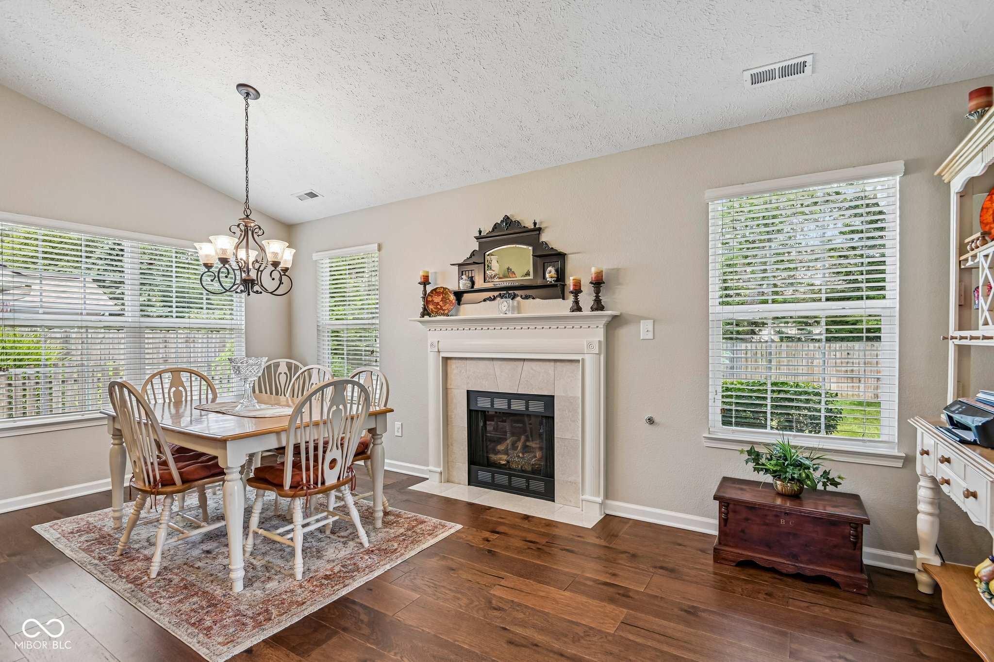 6912 Trophy Lane