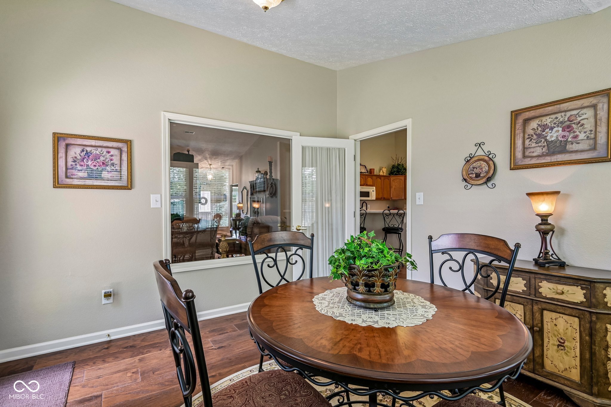 6912 Trophy Lane