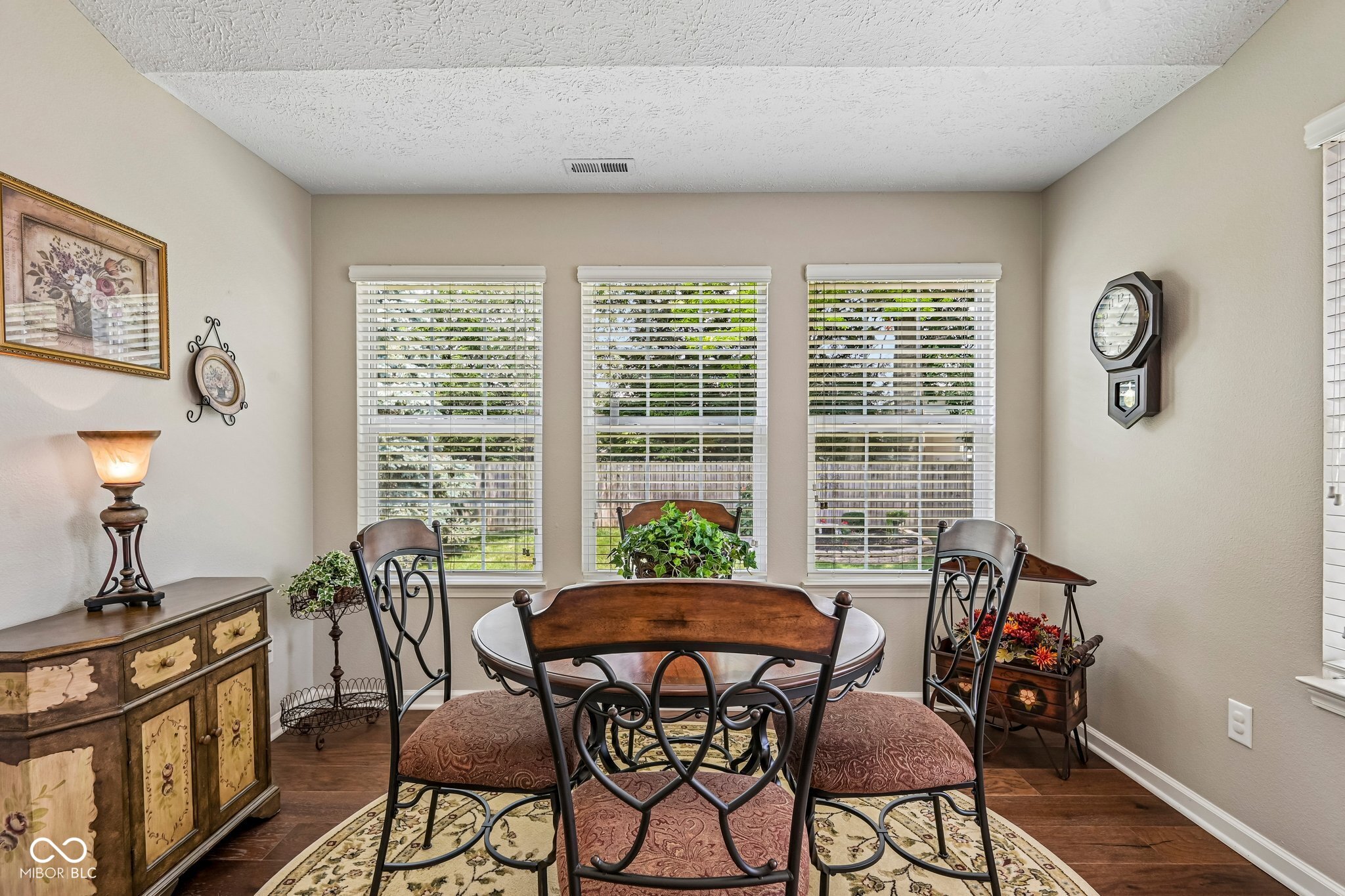 6912 Trophy Lane