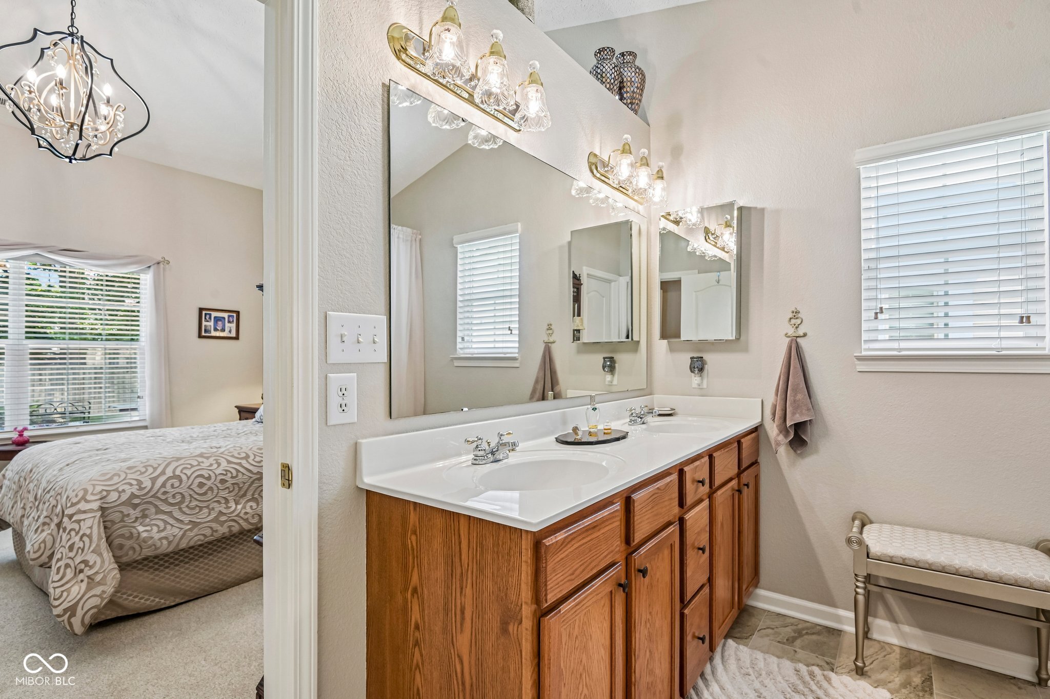 6912 Trophy Lane