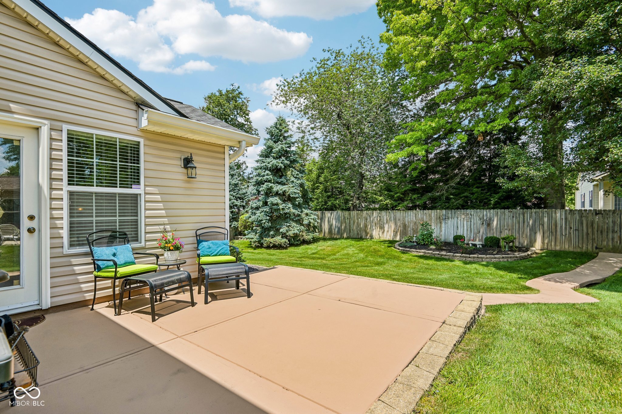 6912 Trophy Lane
