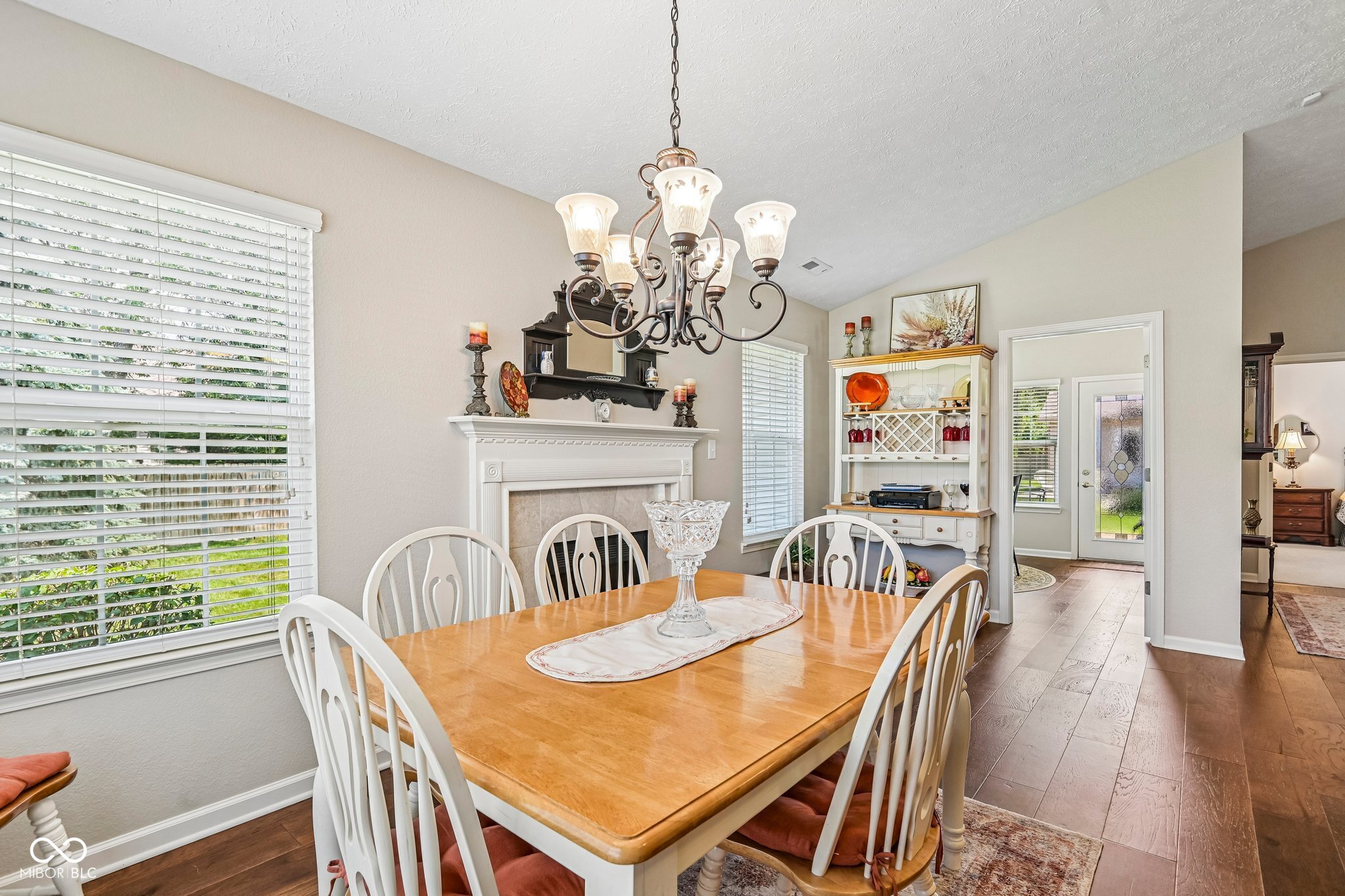 6912 Trophy Lane