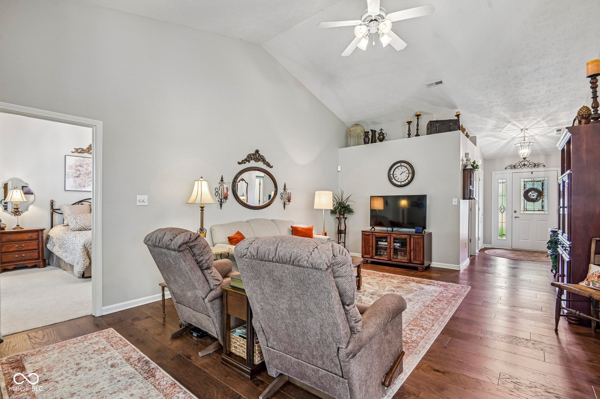 6912 Trophy Lane