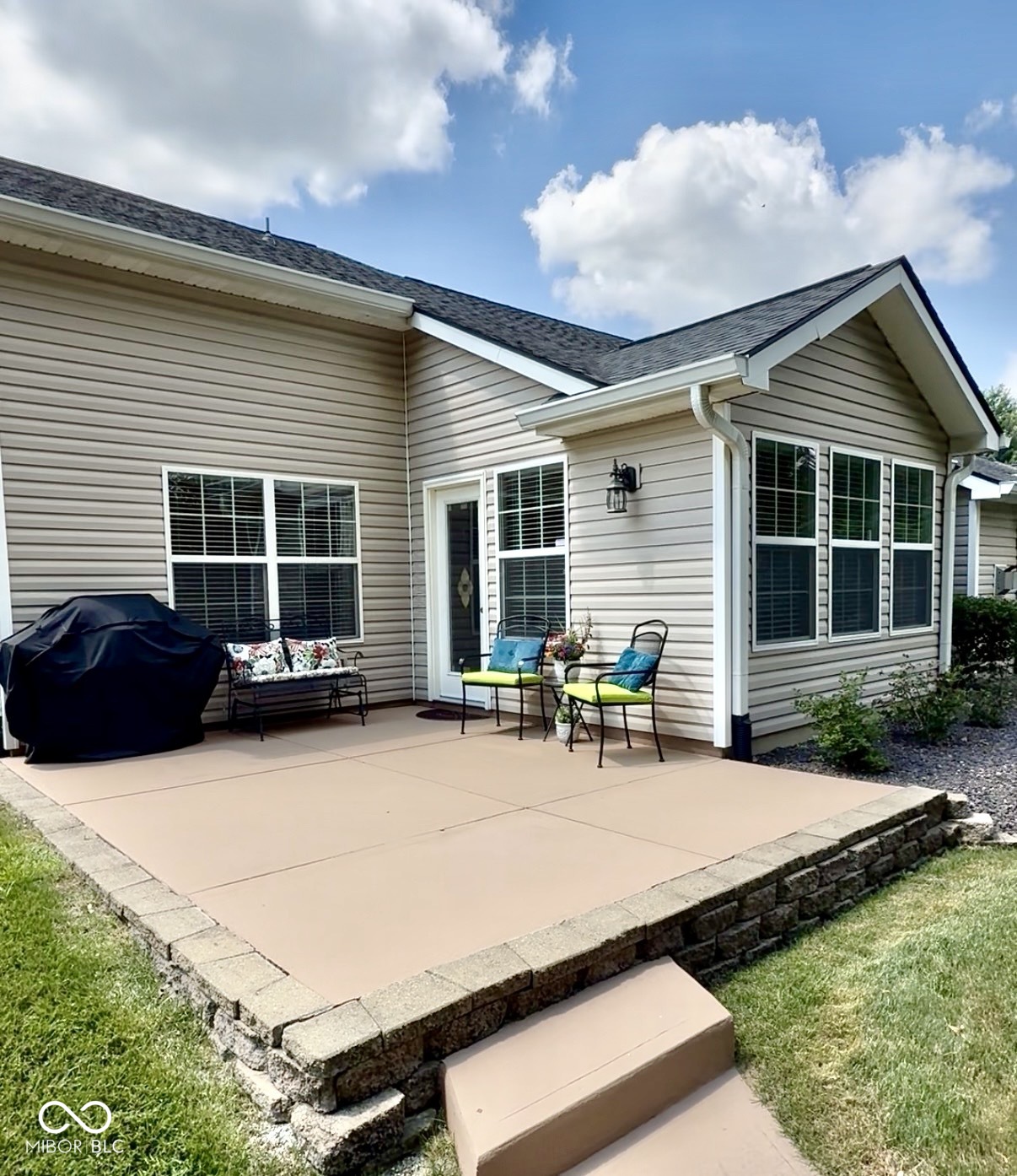 6912 Trophy Lane