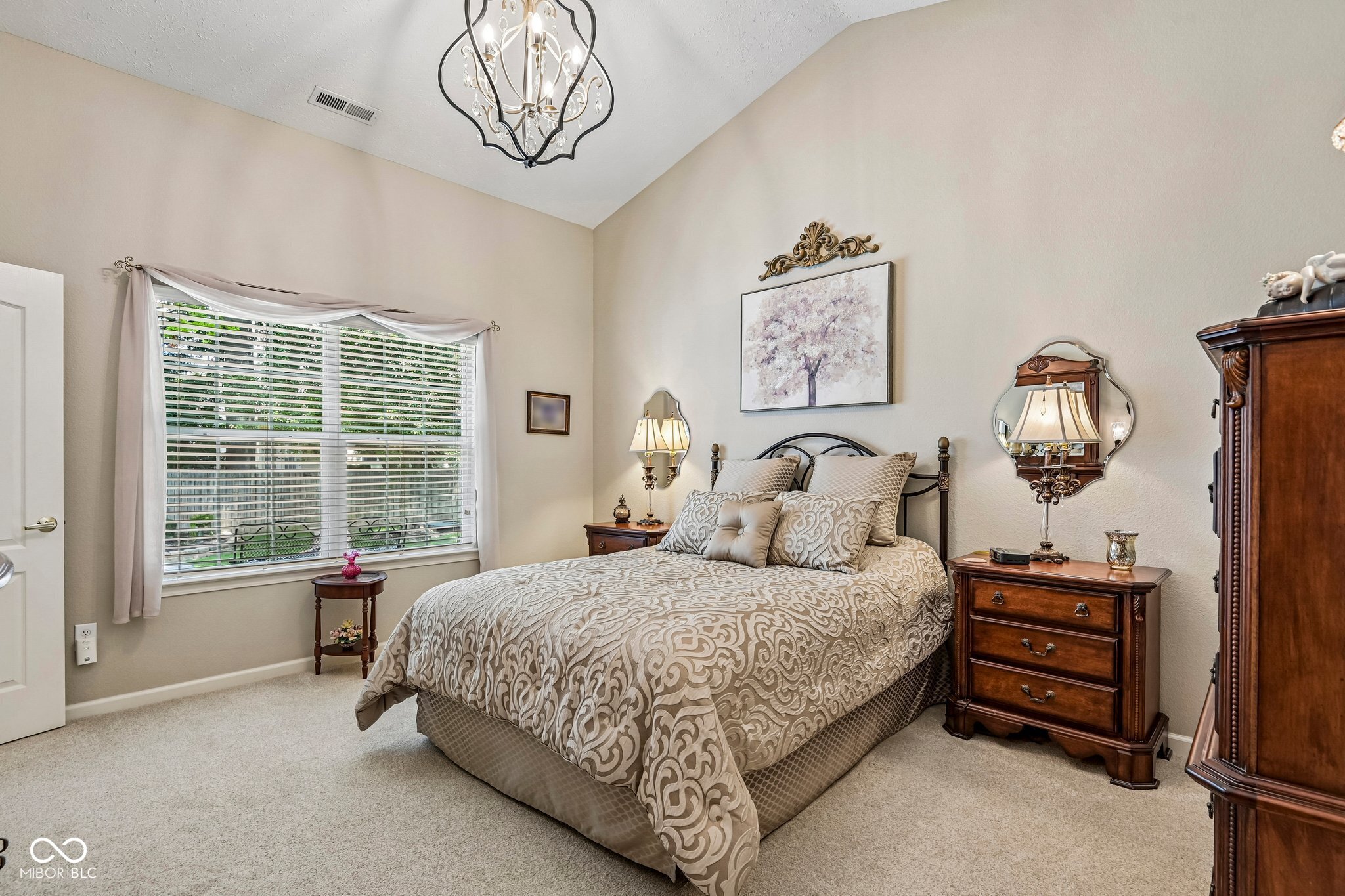 6912 Trophy Lane