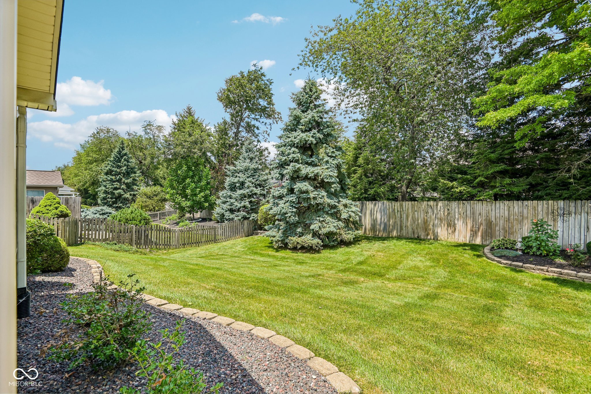 6912 Trophy Lane