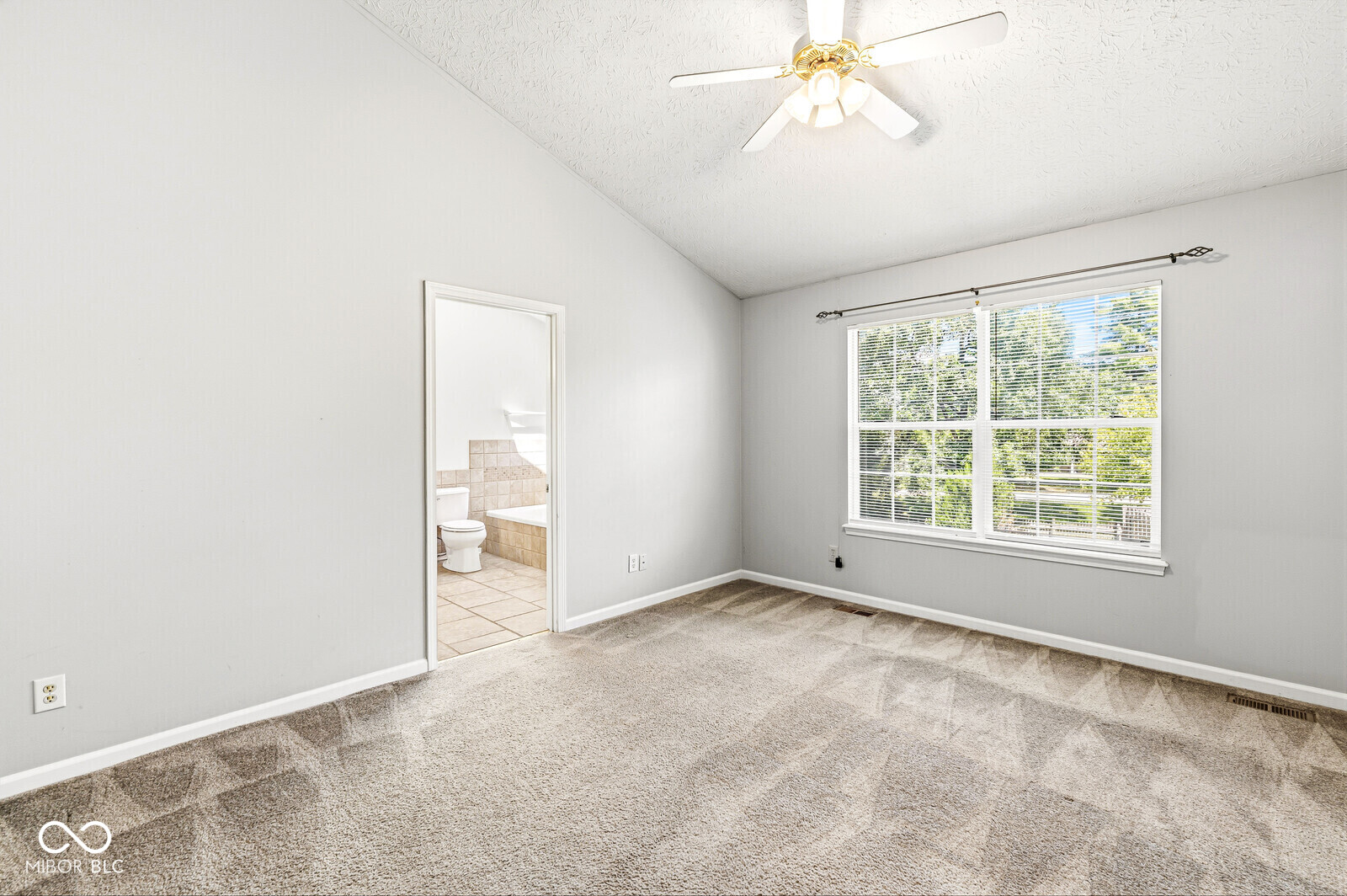 6244 Valleyview Drive