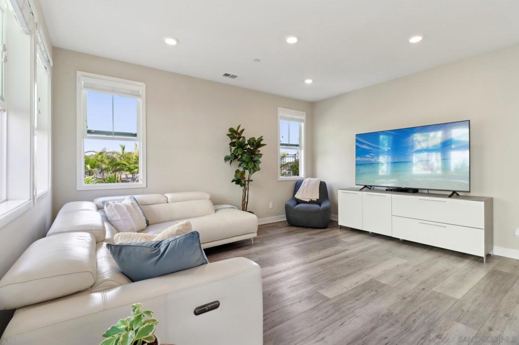 6786 Encelia Pl