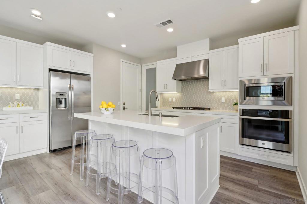6786 Encelia Pl