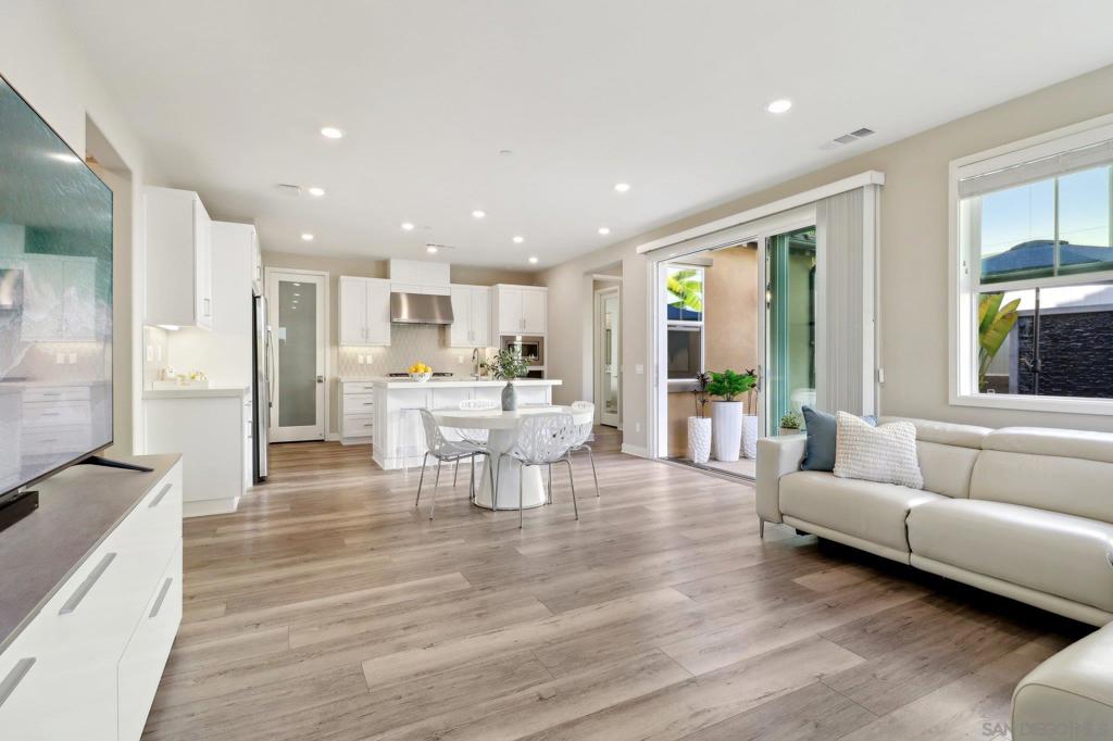 6786 Encelia Pl