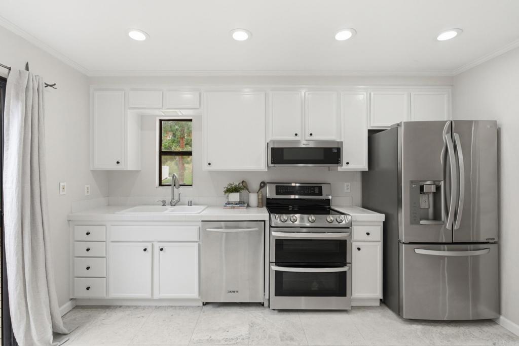 2740 Ariane Drive 160