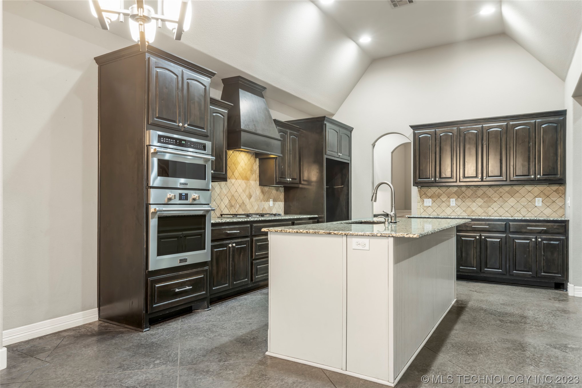 1509 W Ulysses Street