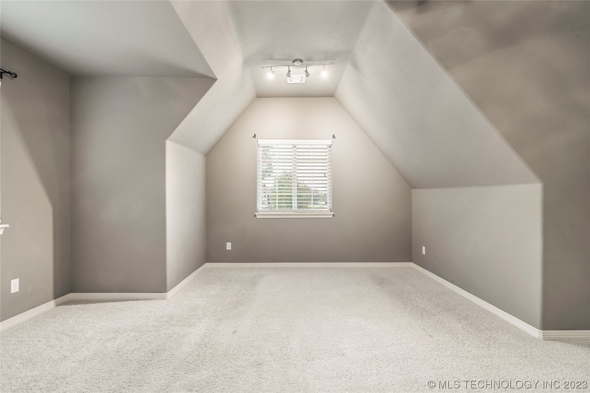 1509 W Ulysses Street