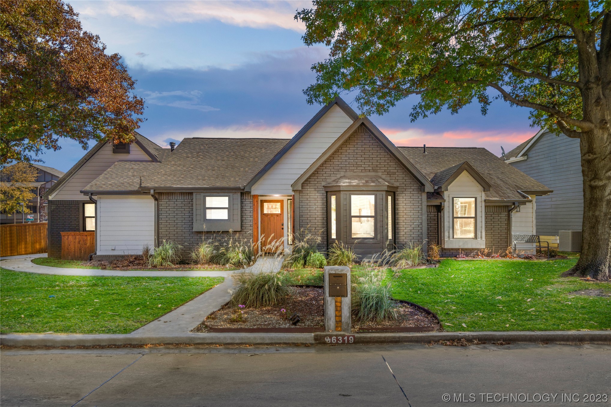 6319 S 90th East Court