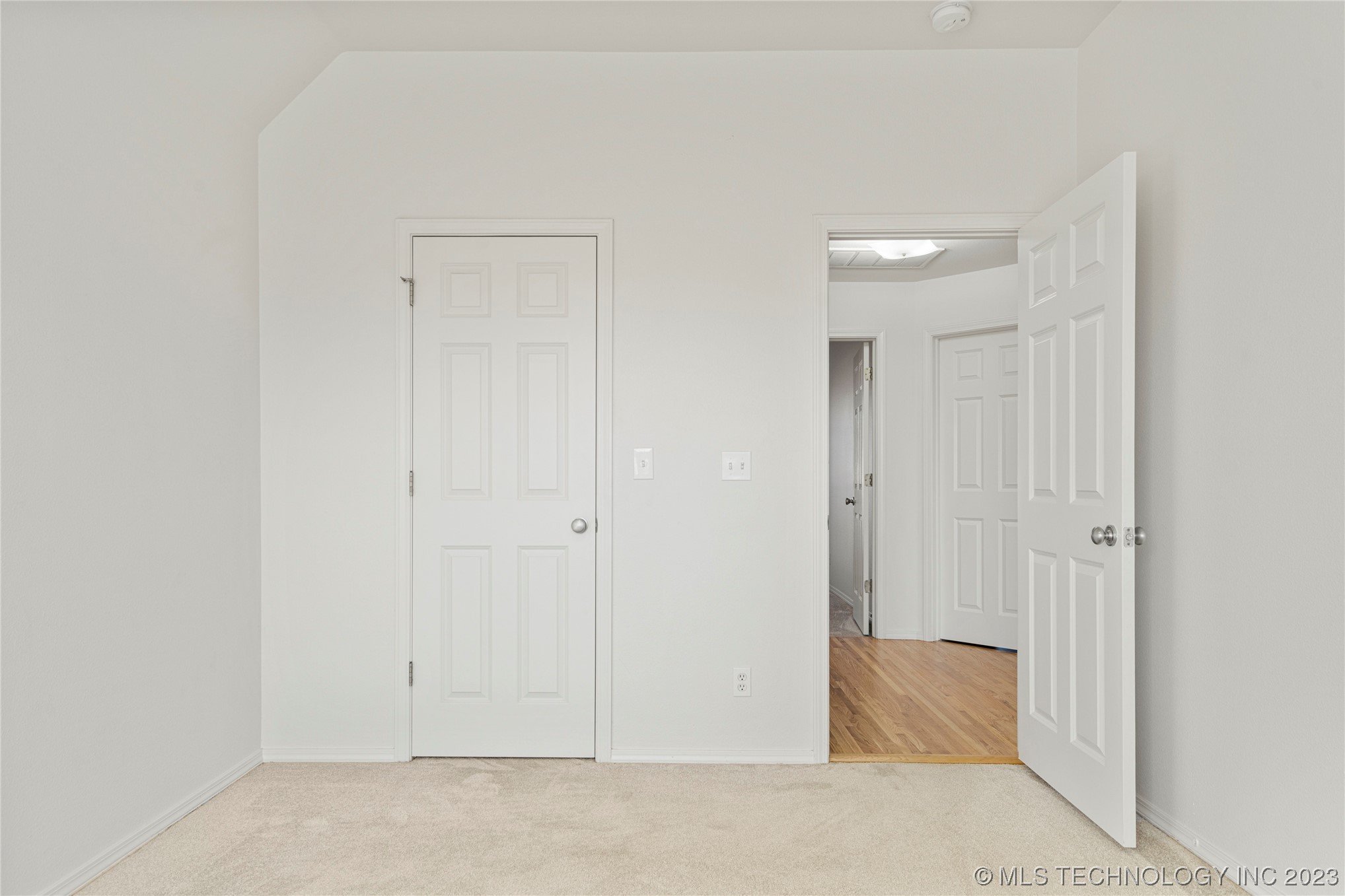 1202 W 118th Street S