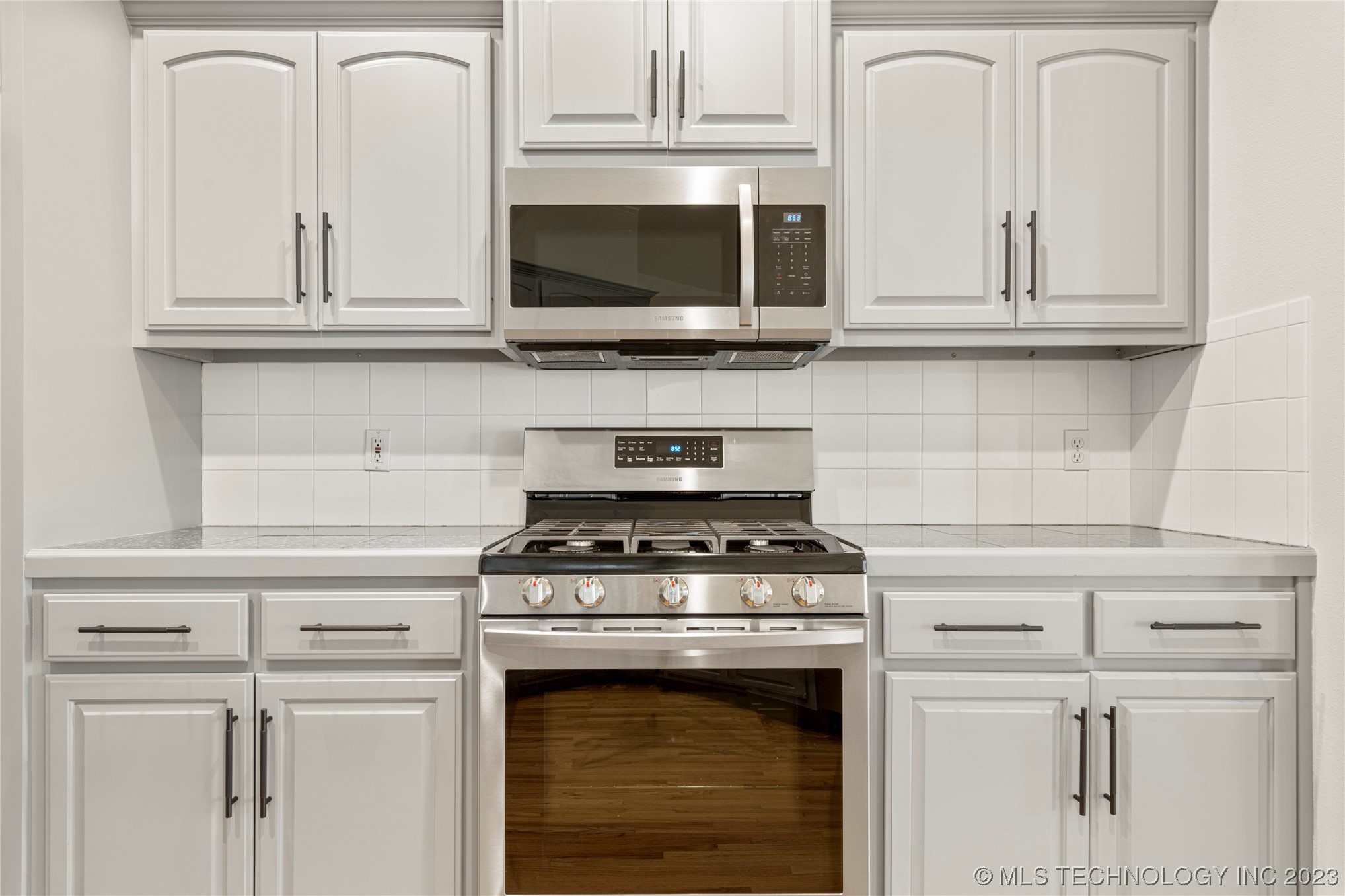 1202 W 118th Street S