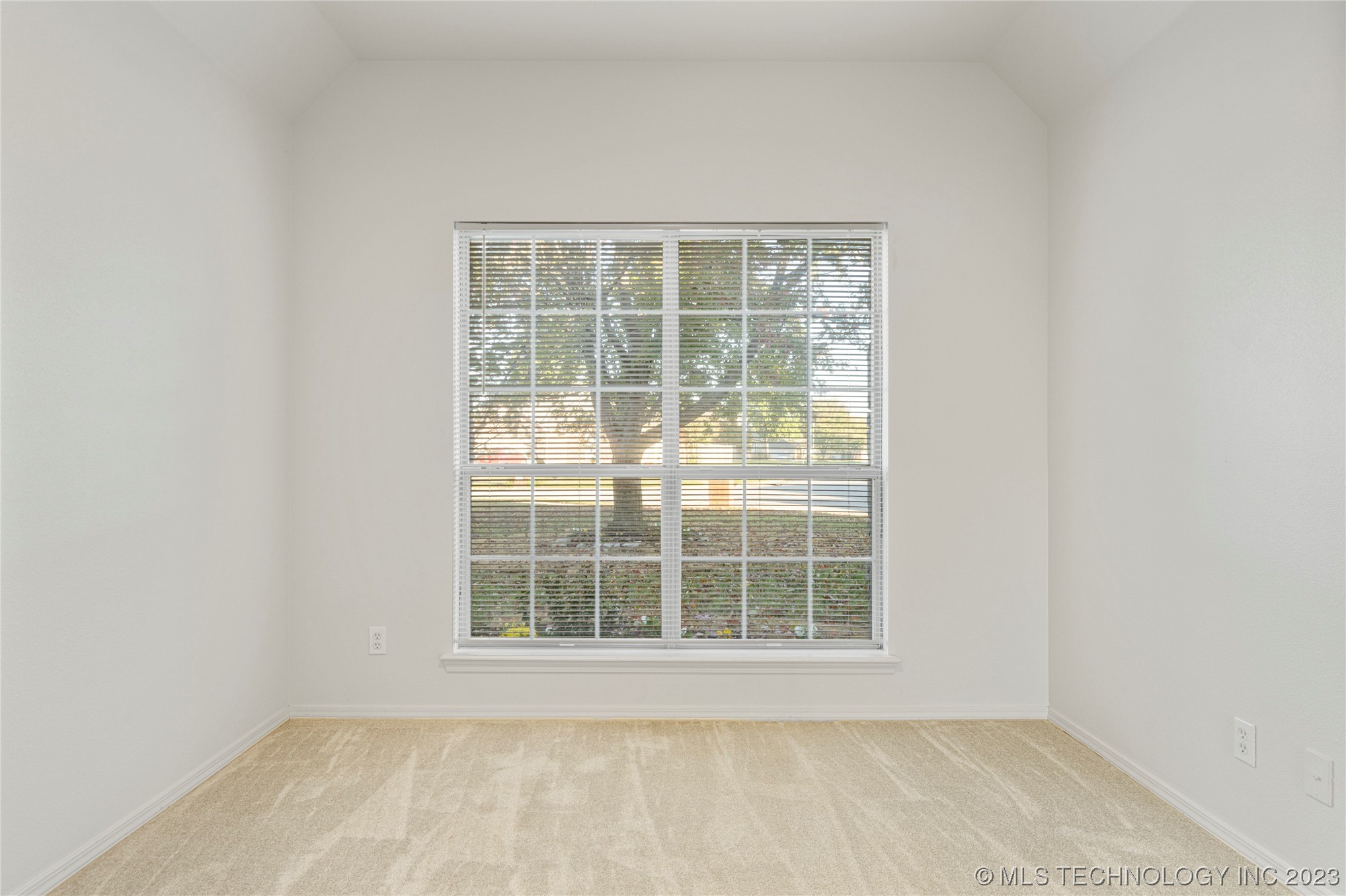 1202 W 118th Street S
