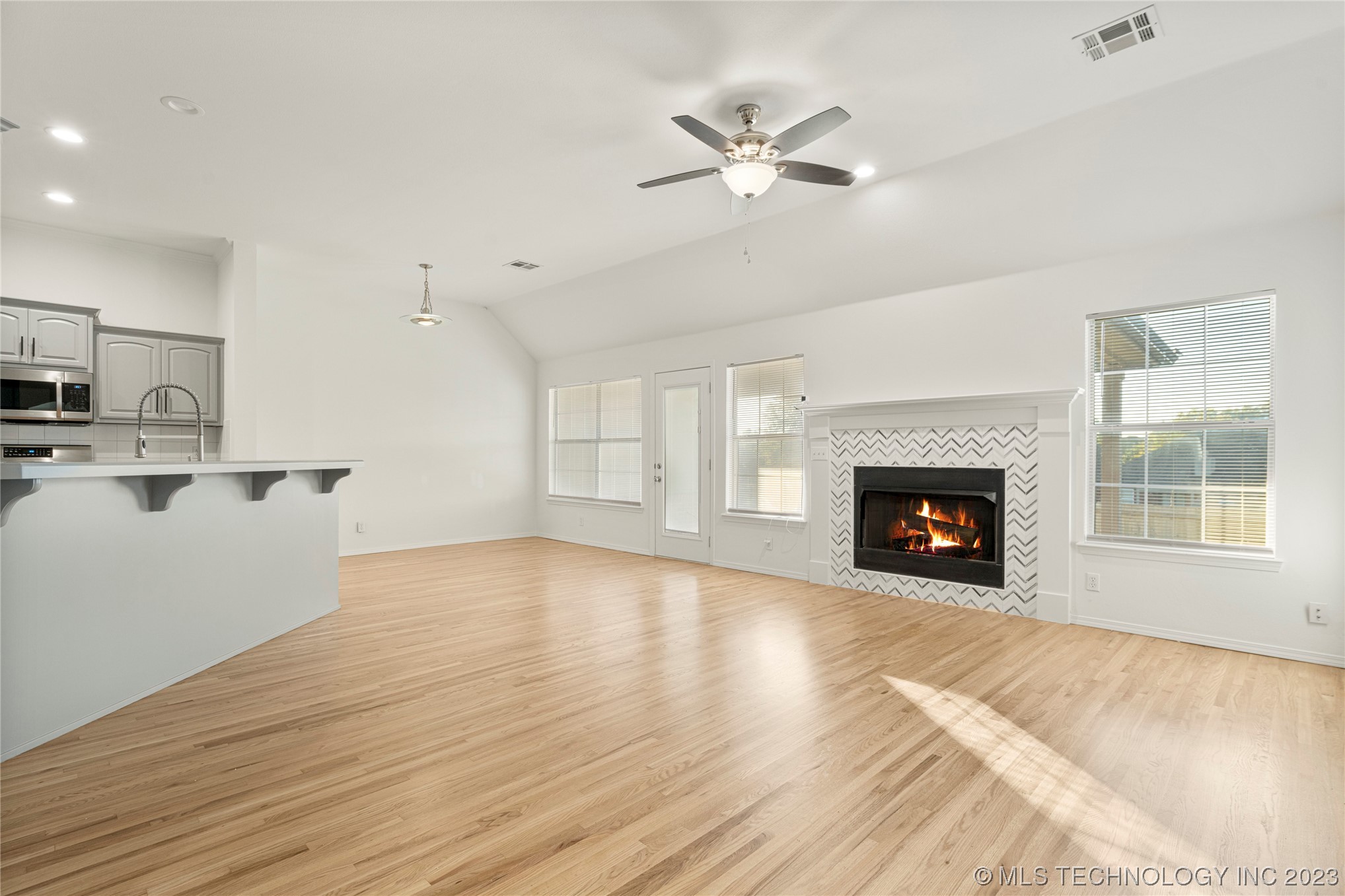 1202 W 118th Street S