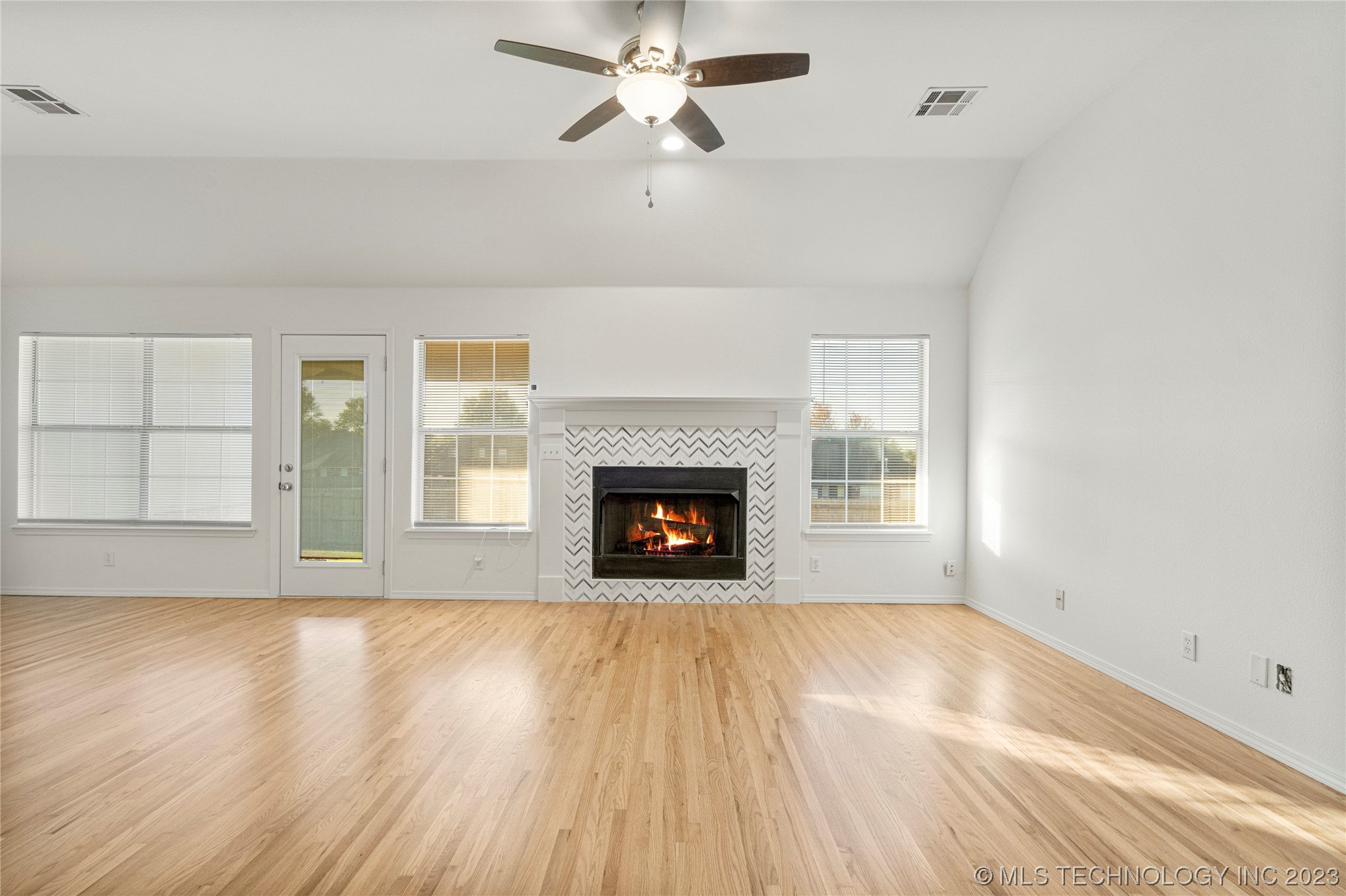 1202 W 118th Street S