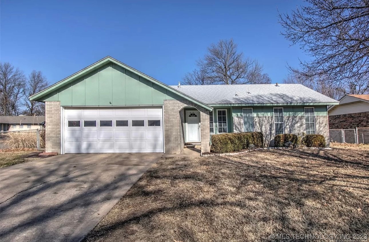 1120 W Chambers Court