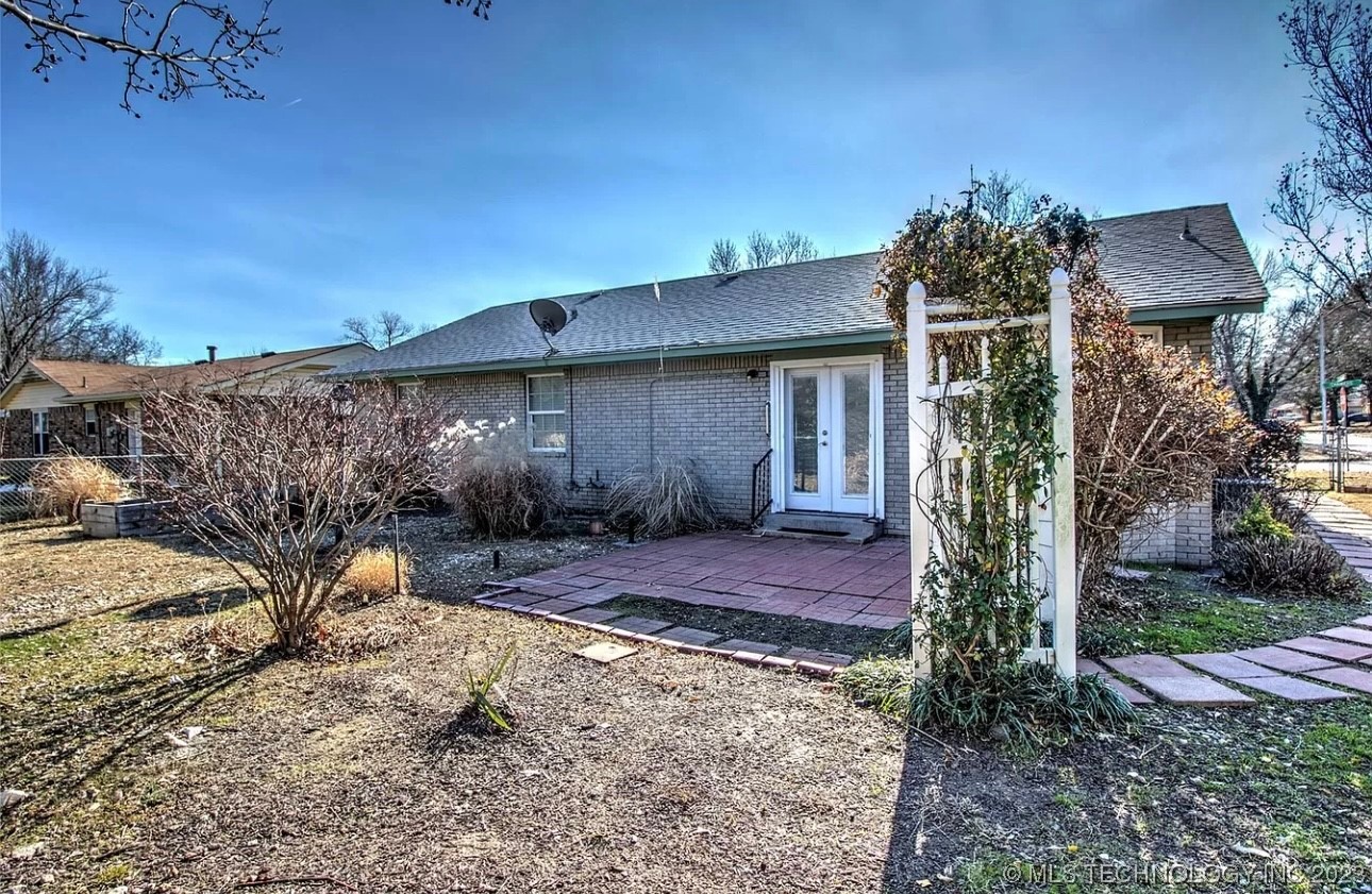 1120 W Chambers Court