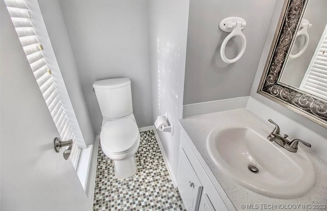 1120 W Chambers Court