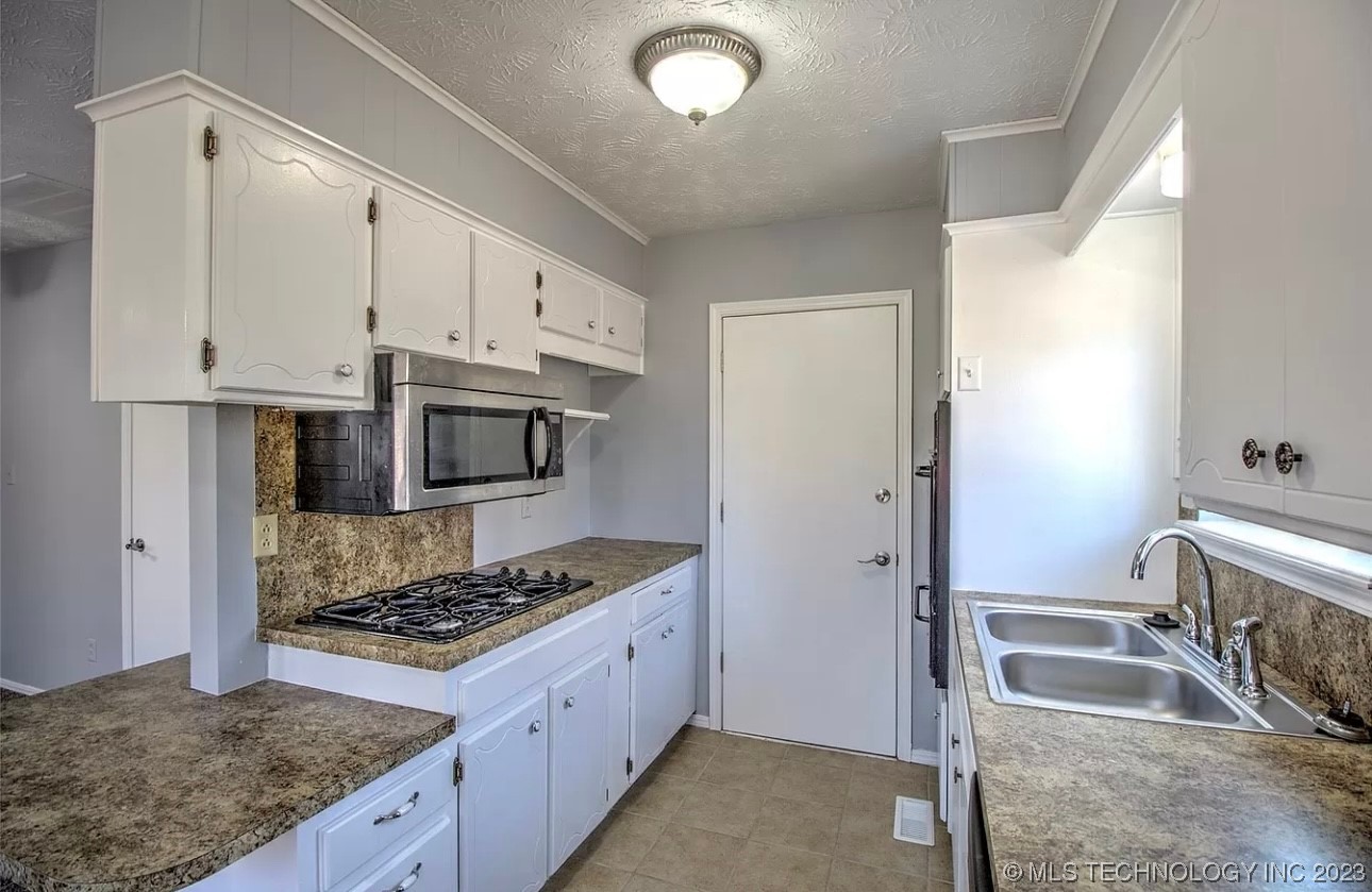 1120 W Chambers Court