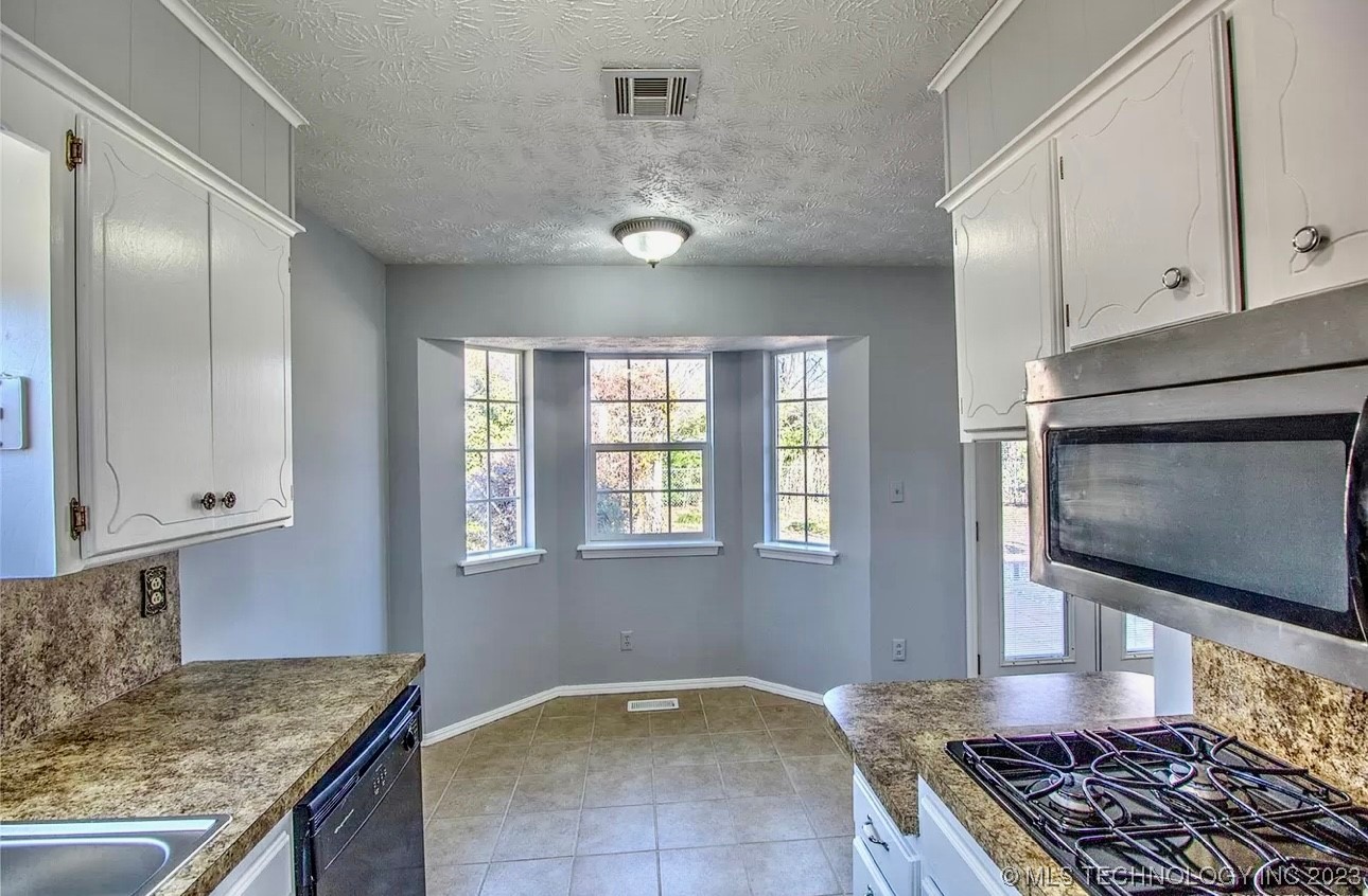 1120 W Chambers Court