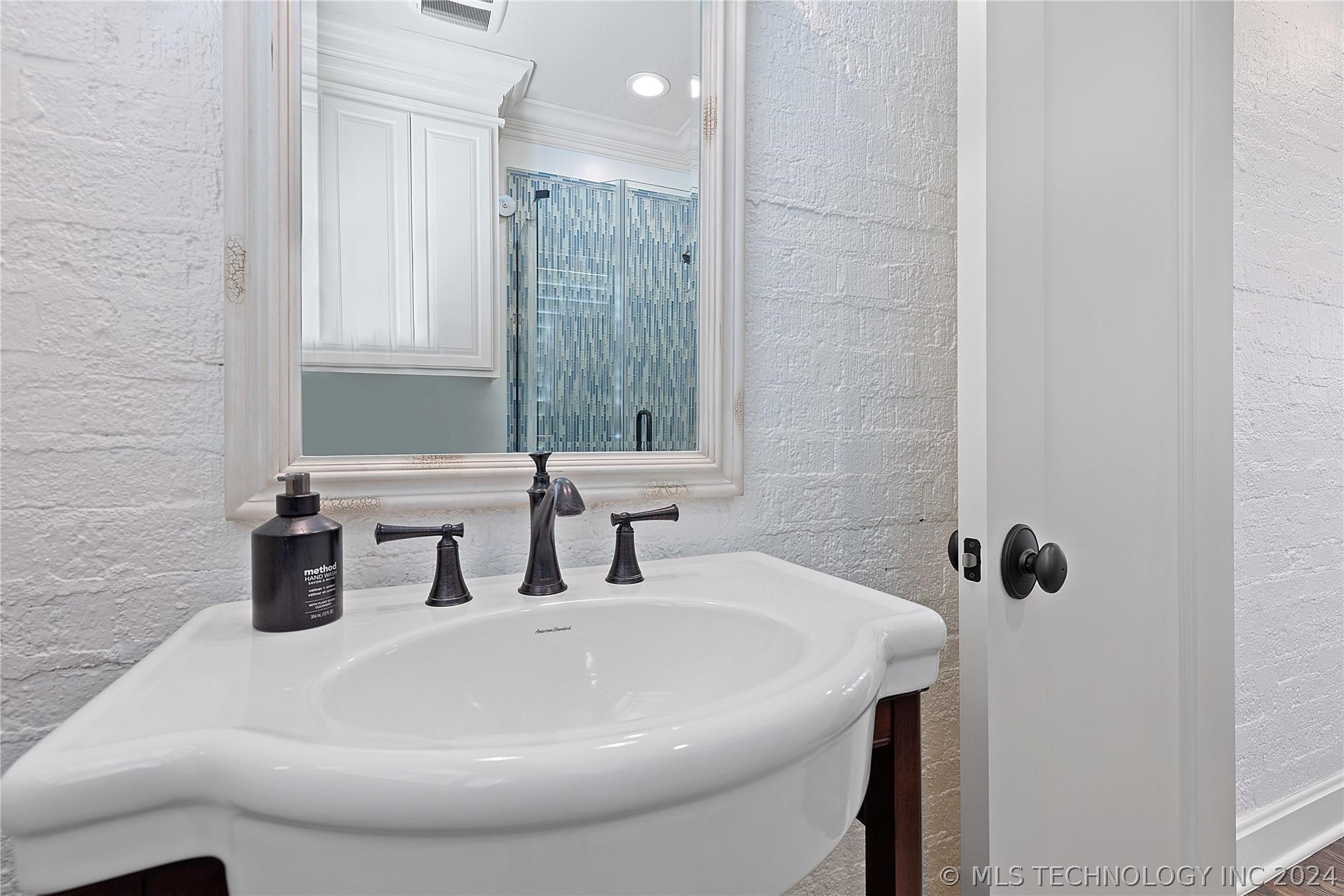 1232 E 28th Street