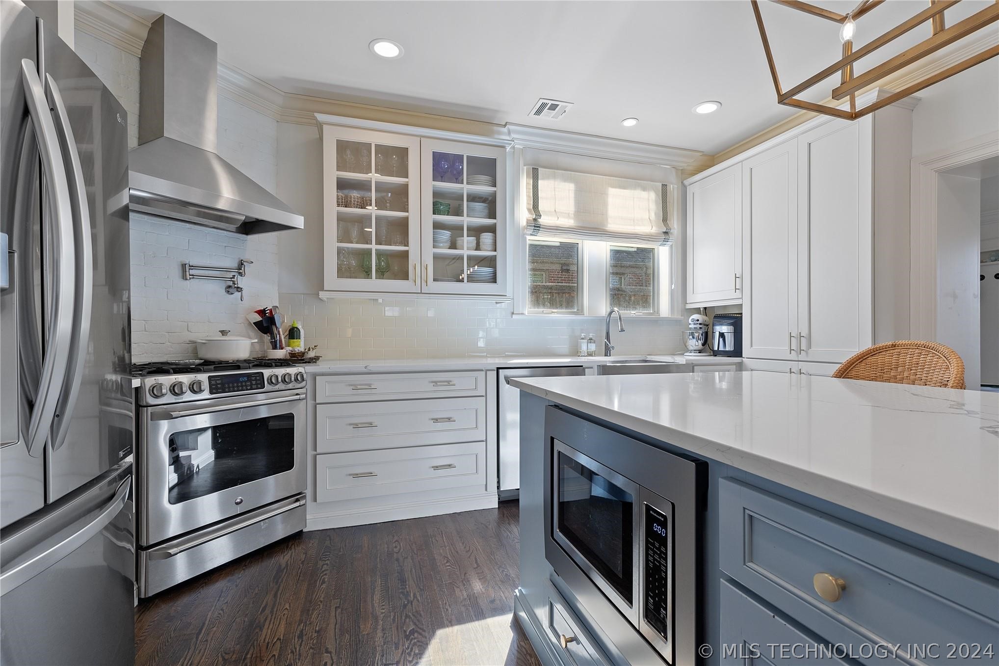 1232 E 28th Street