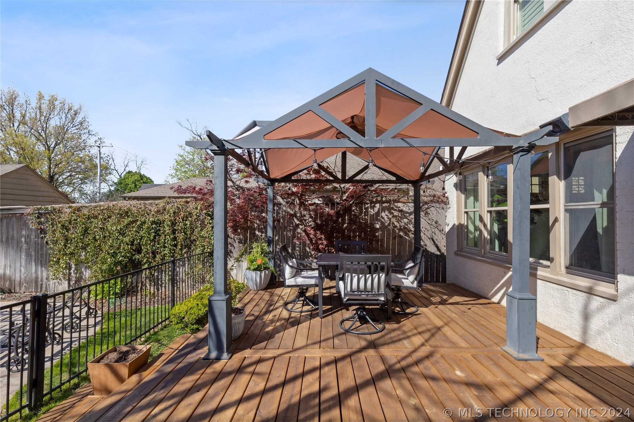 1232 E 28th Street