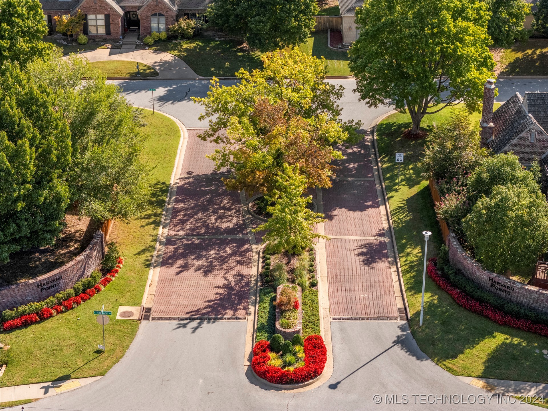 3415 E 87th Place