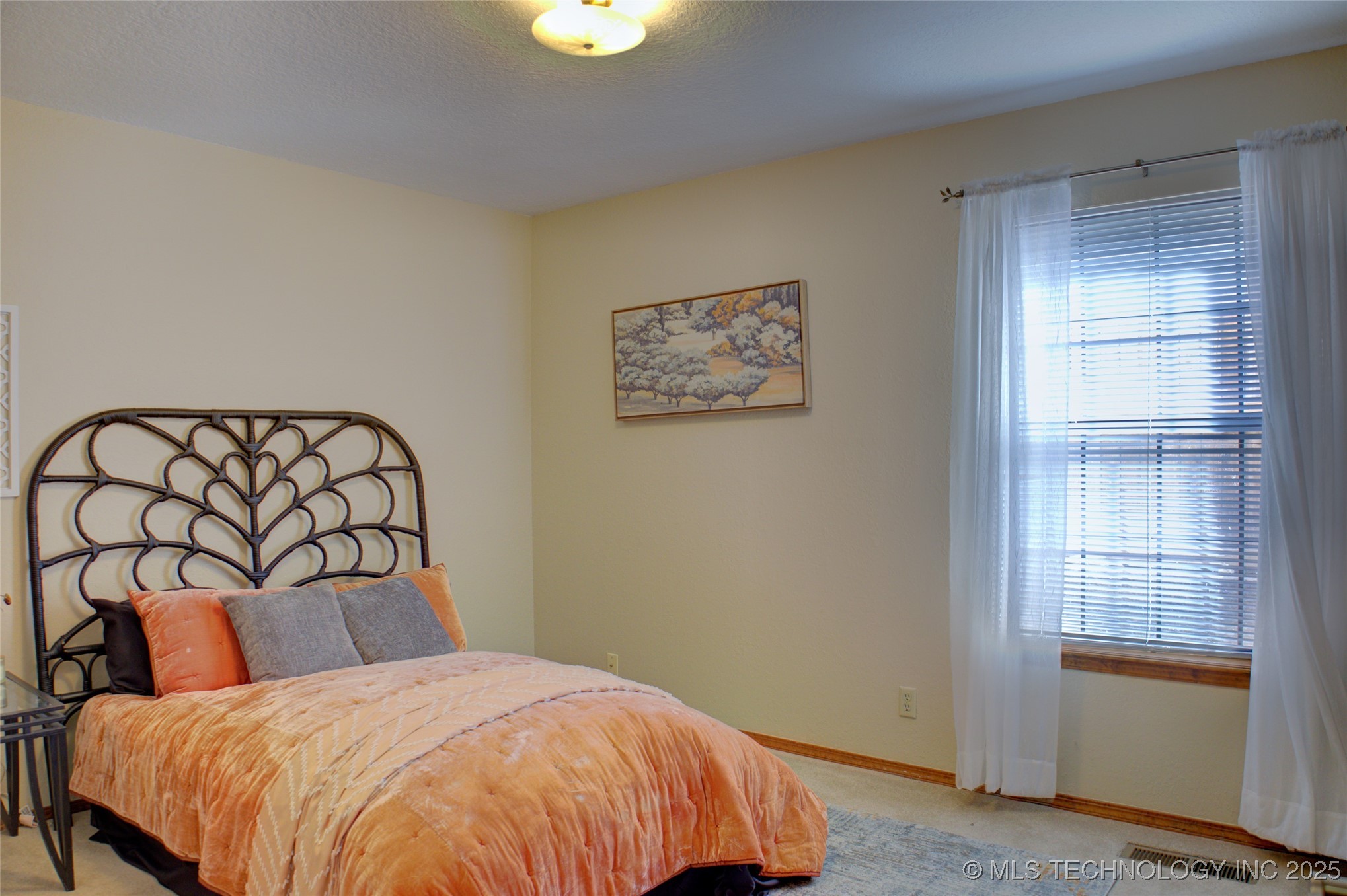 3415 E 87th Place