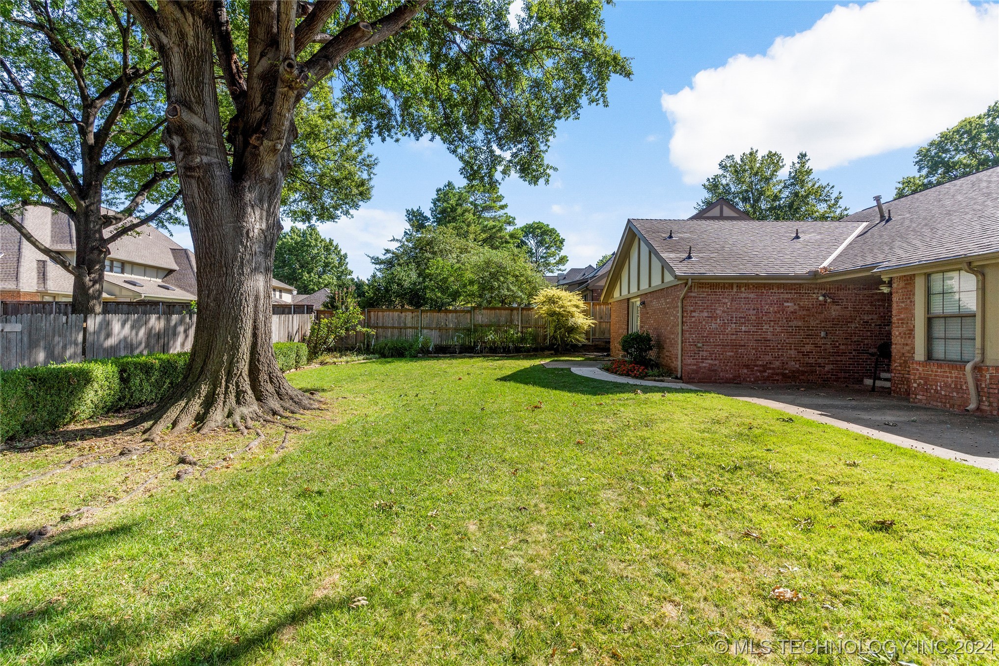 3415 E 87th Place