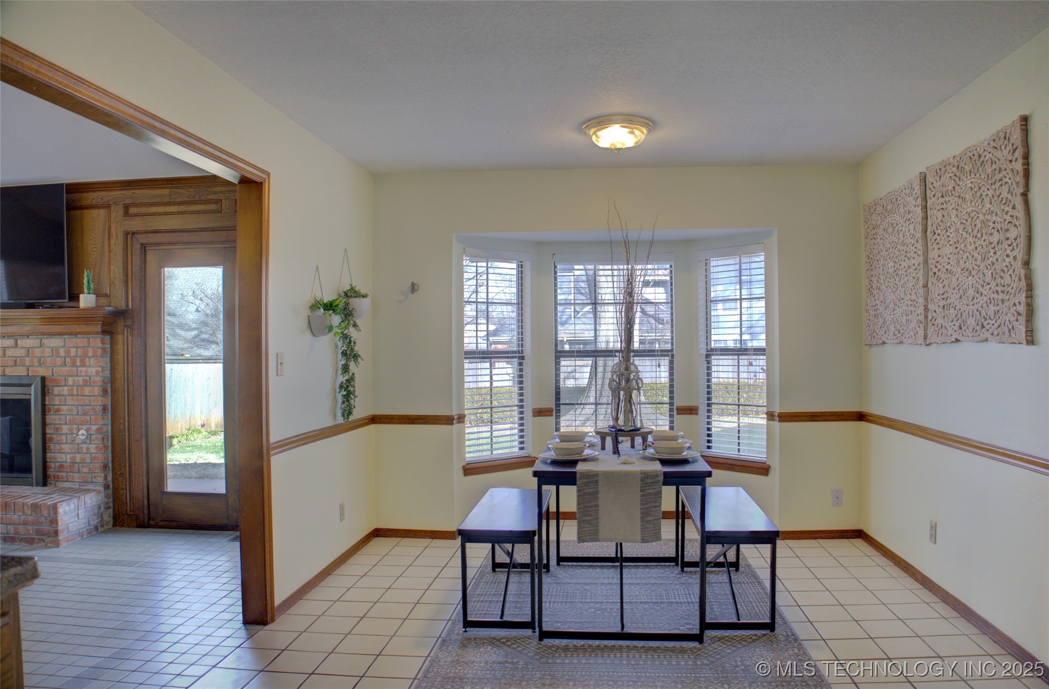3415 E 87th Place