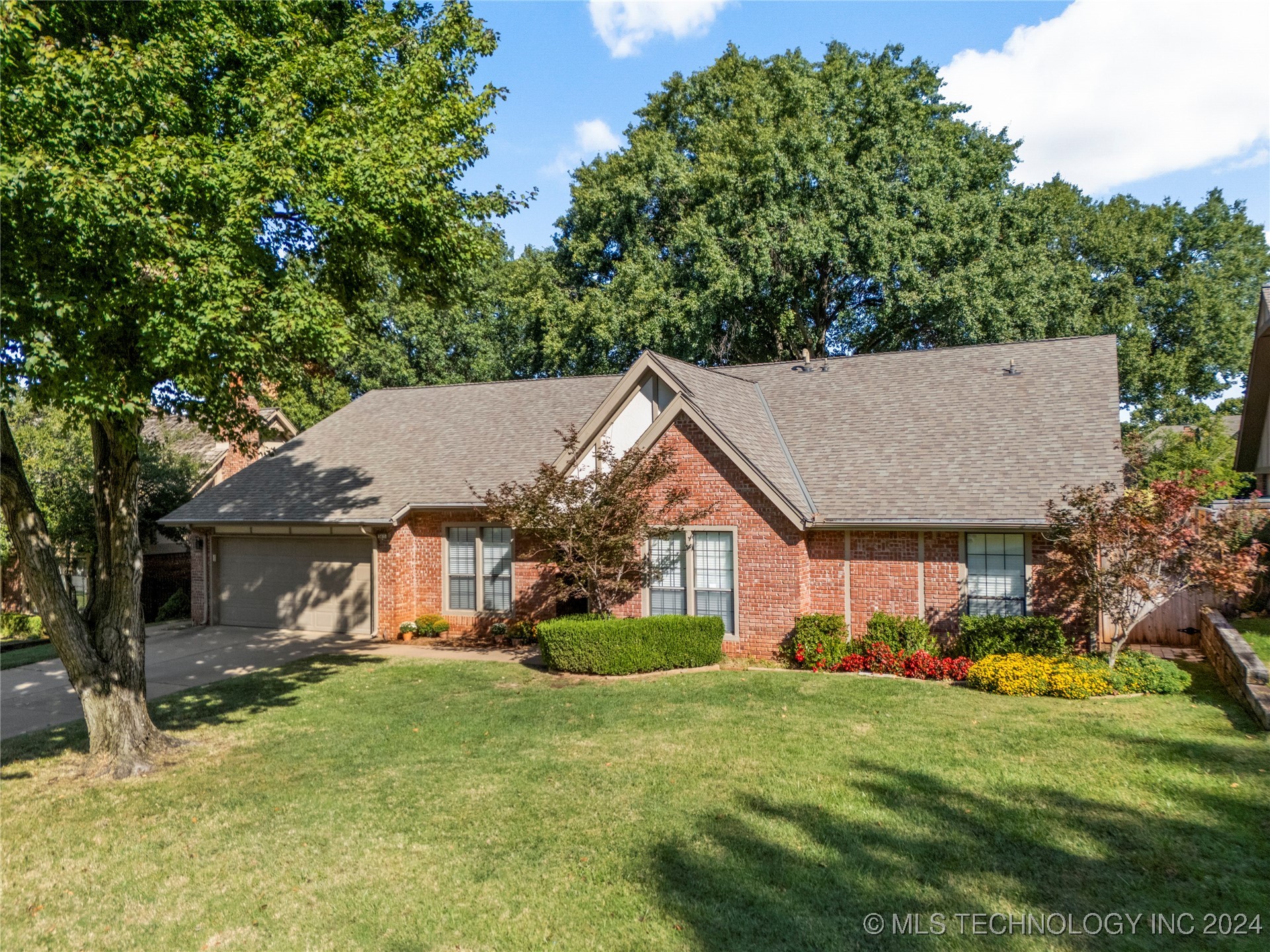 3415 E 87th Place