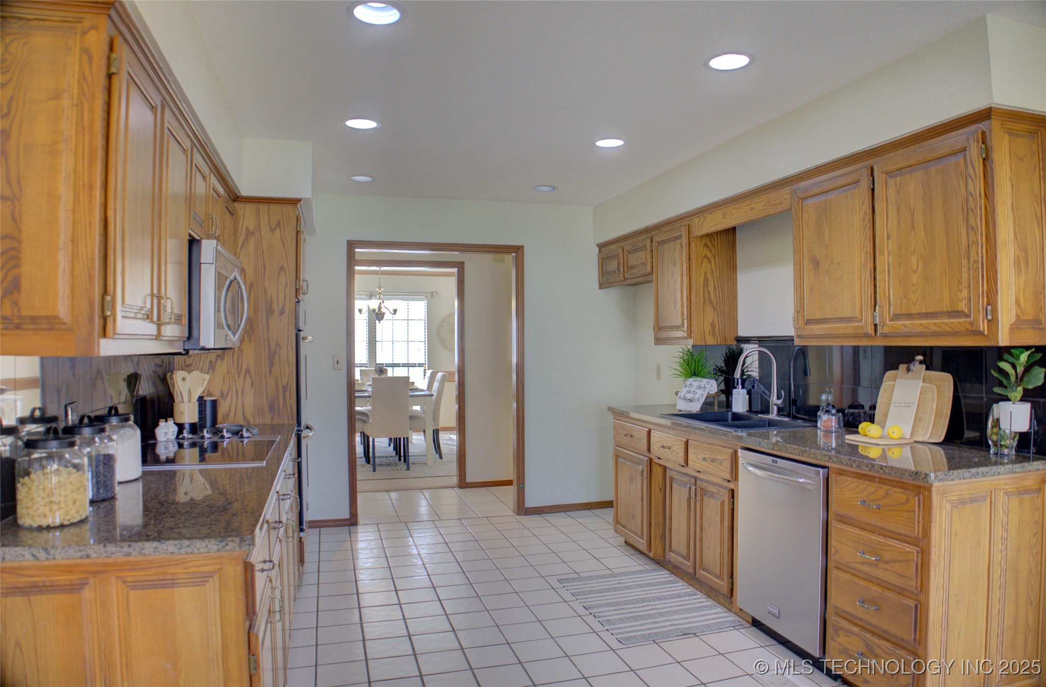 3415 E 87th Place