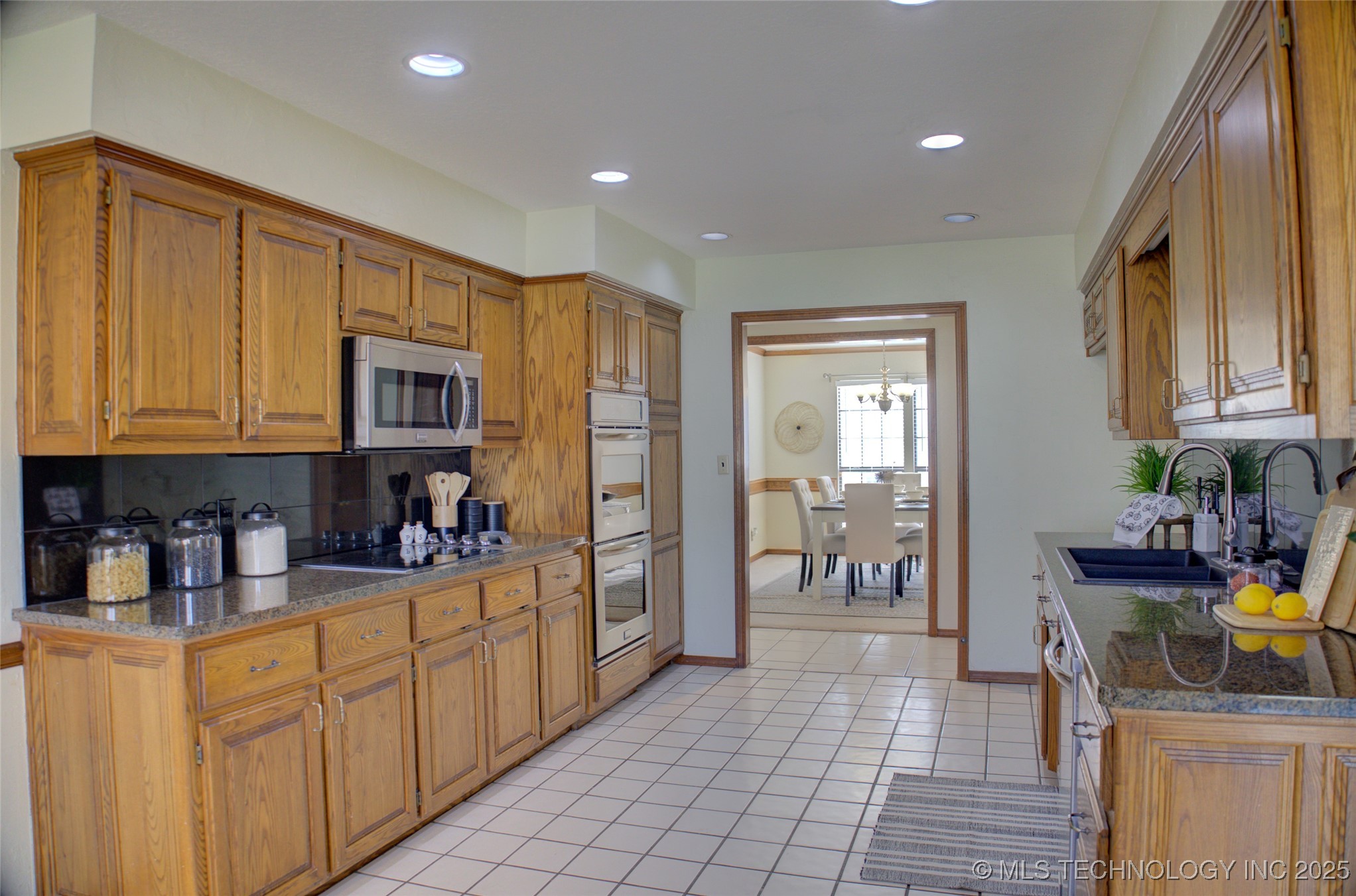 3415 E 87th Place