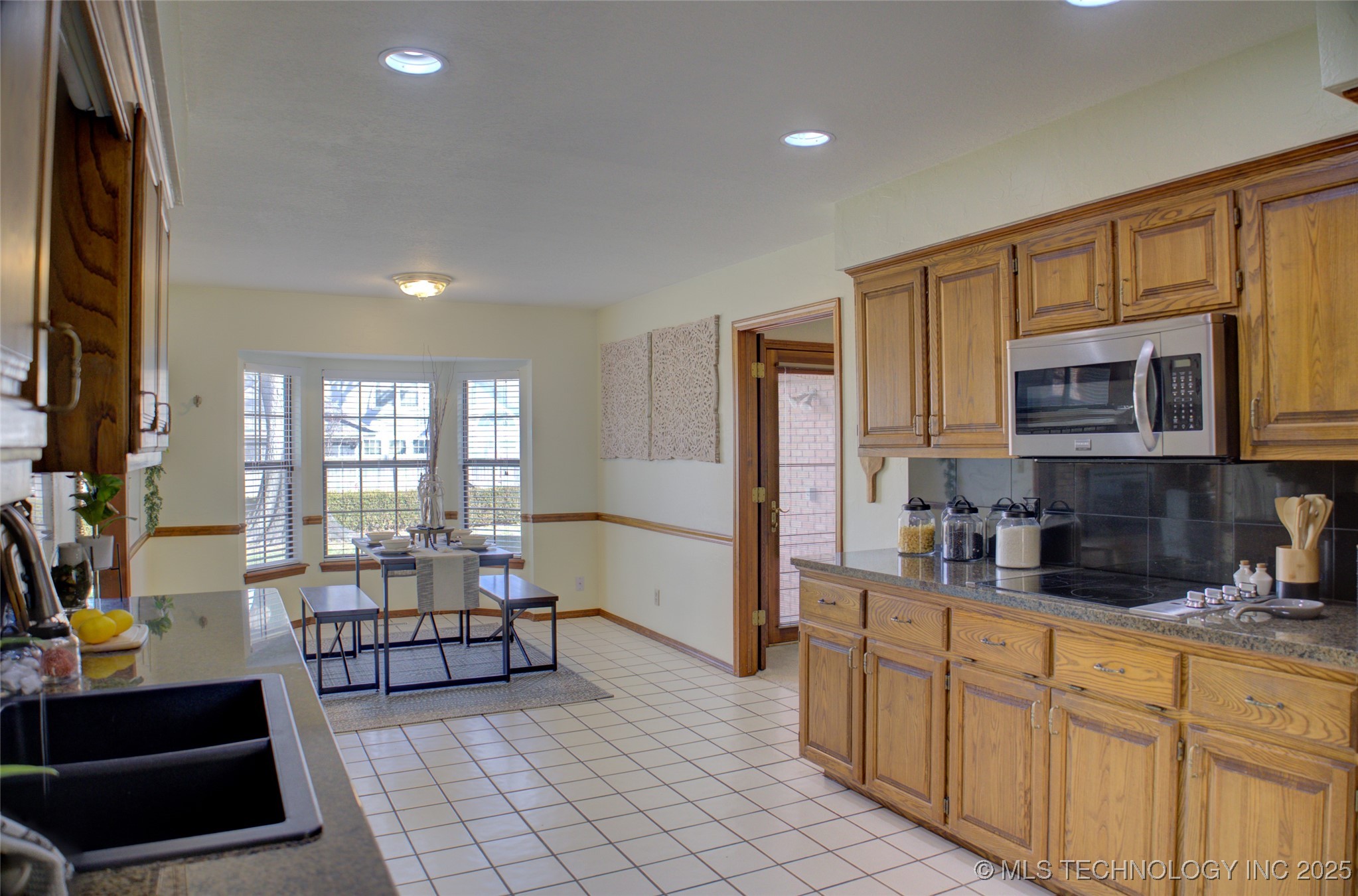 3415 E 87th Place