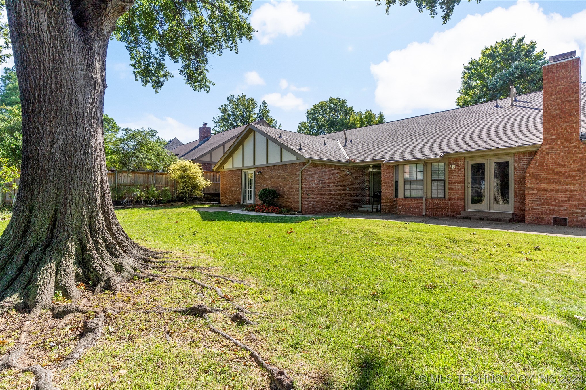 3415 E 87th Place