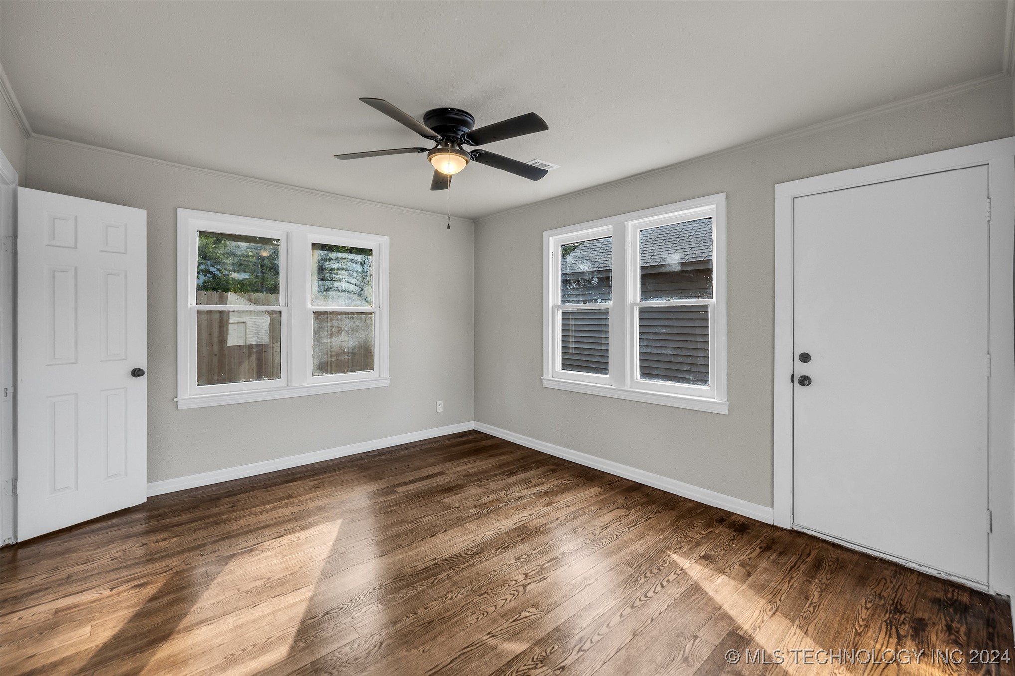 4702 E 4th Place