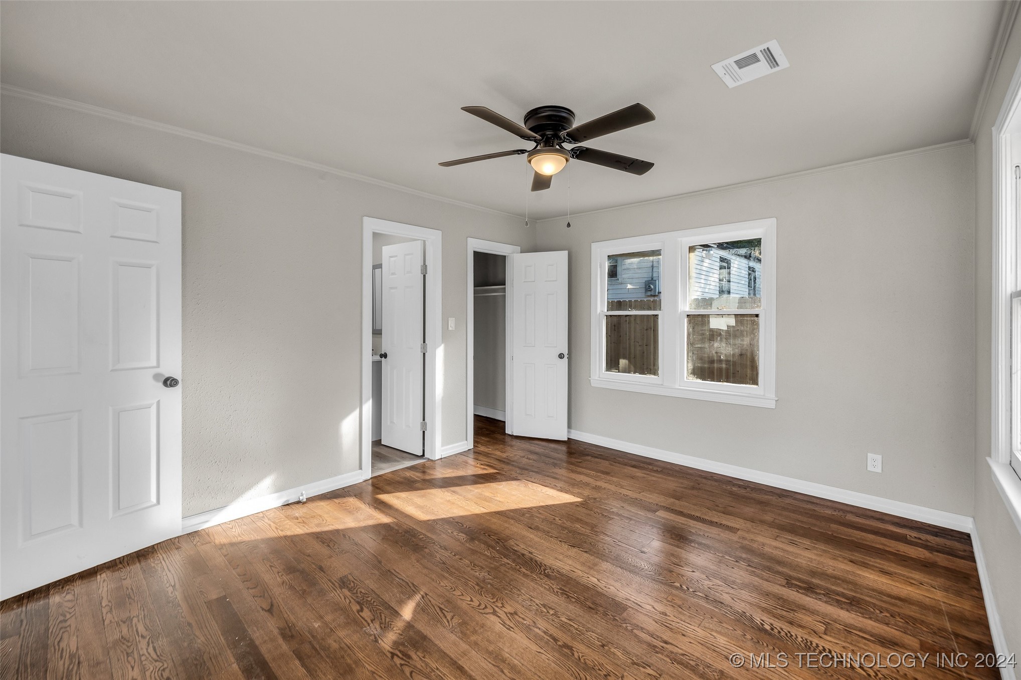 4702 E 4th Place