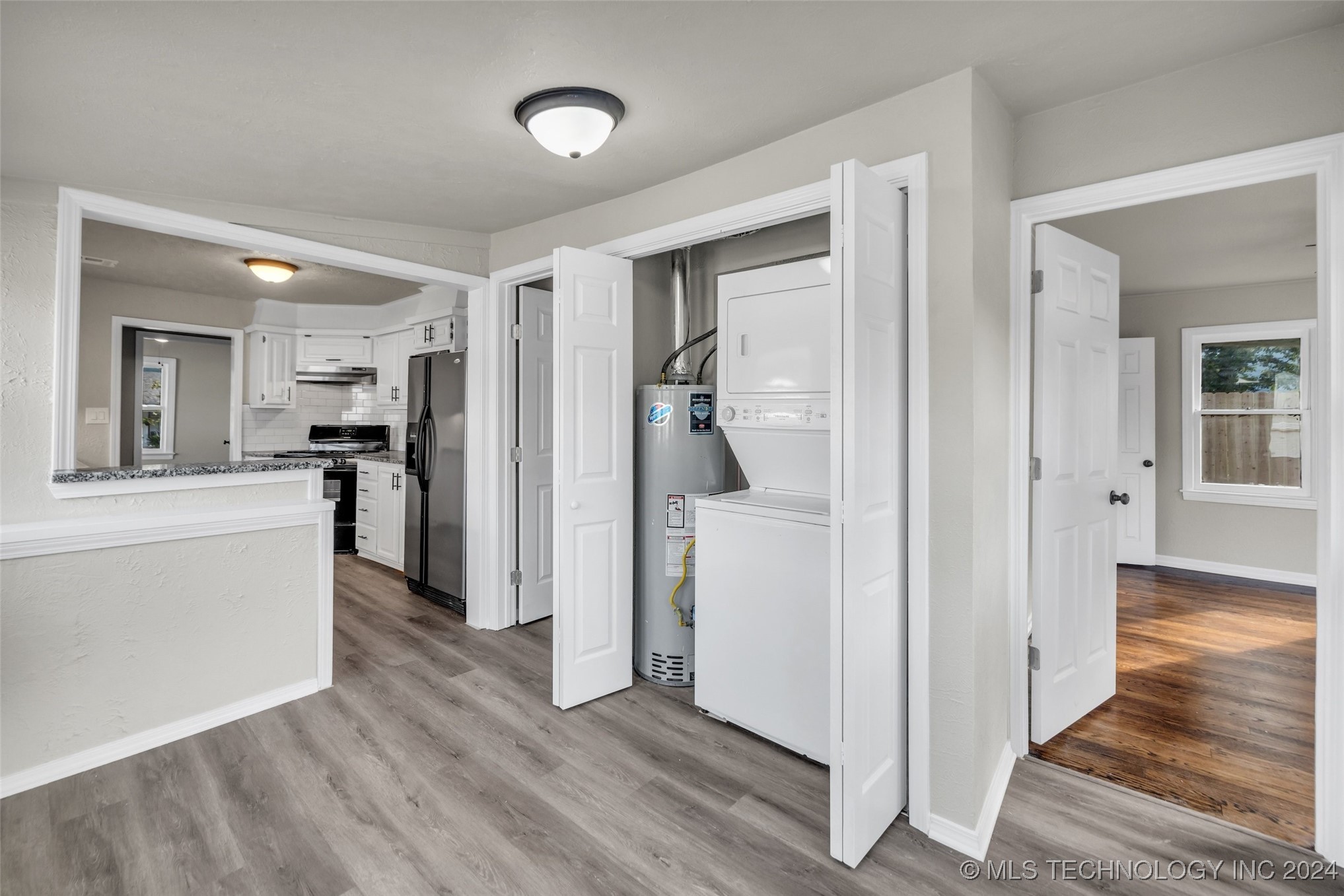 4702 E 4th Place