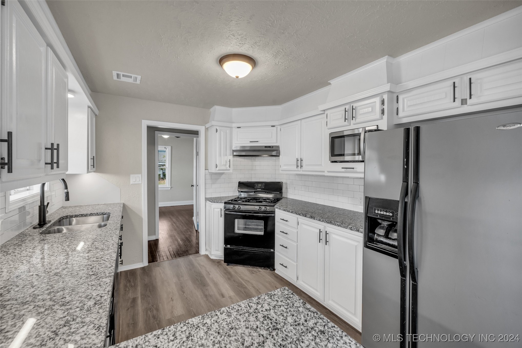 4702 E 4th Place