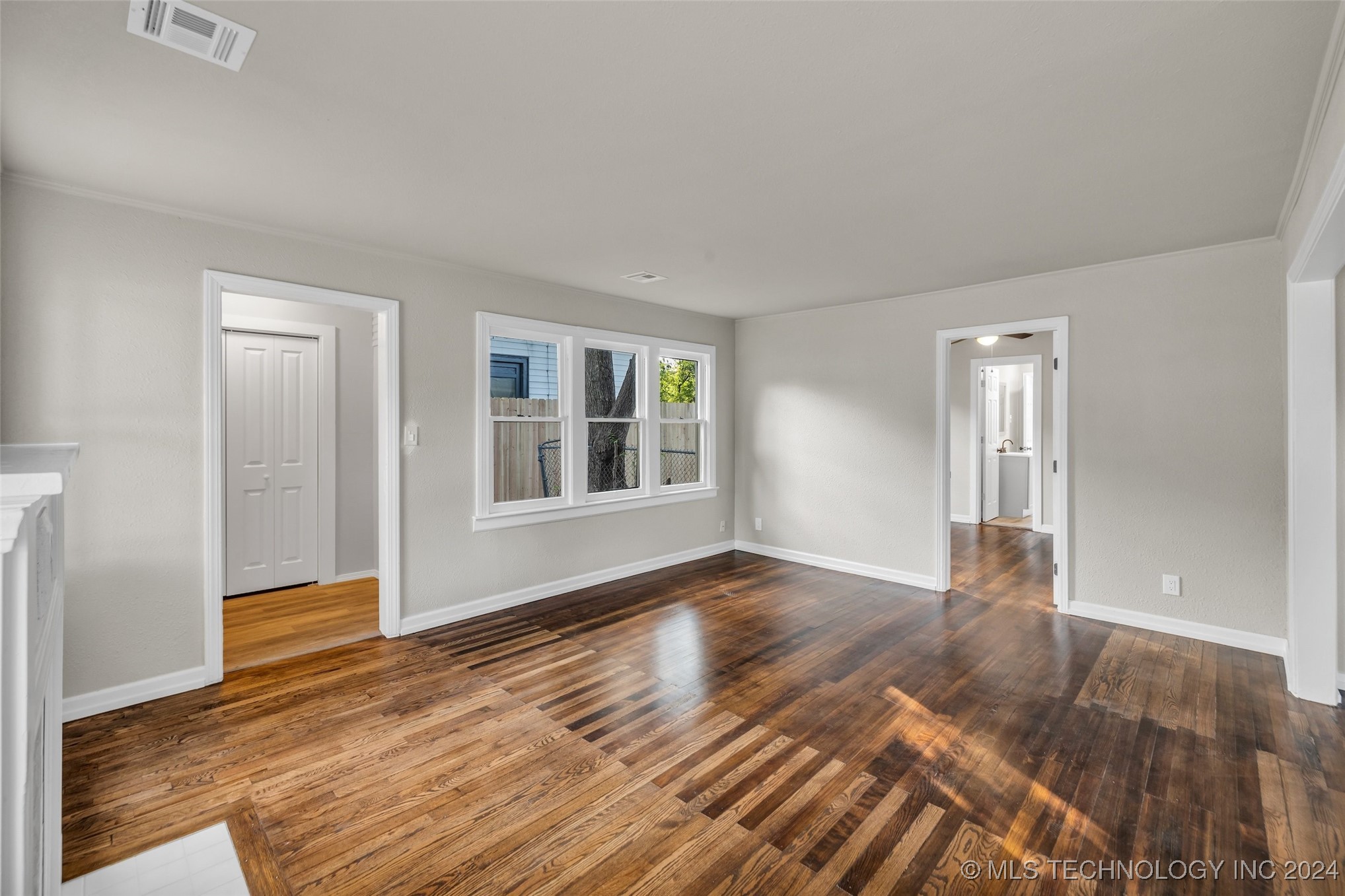 4702 E 4th Place