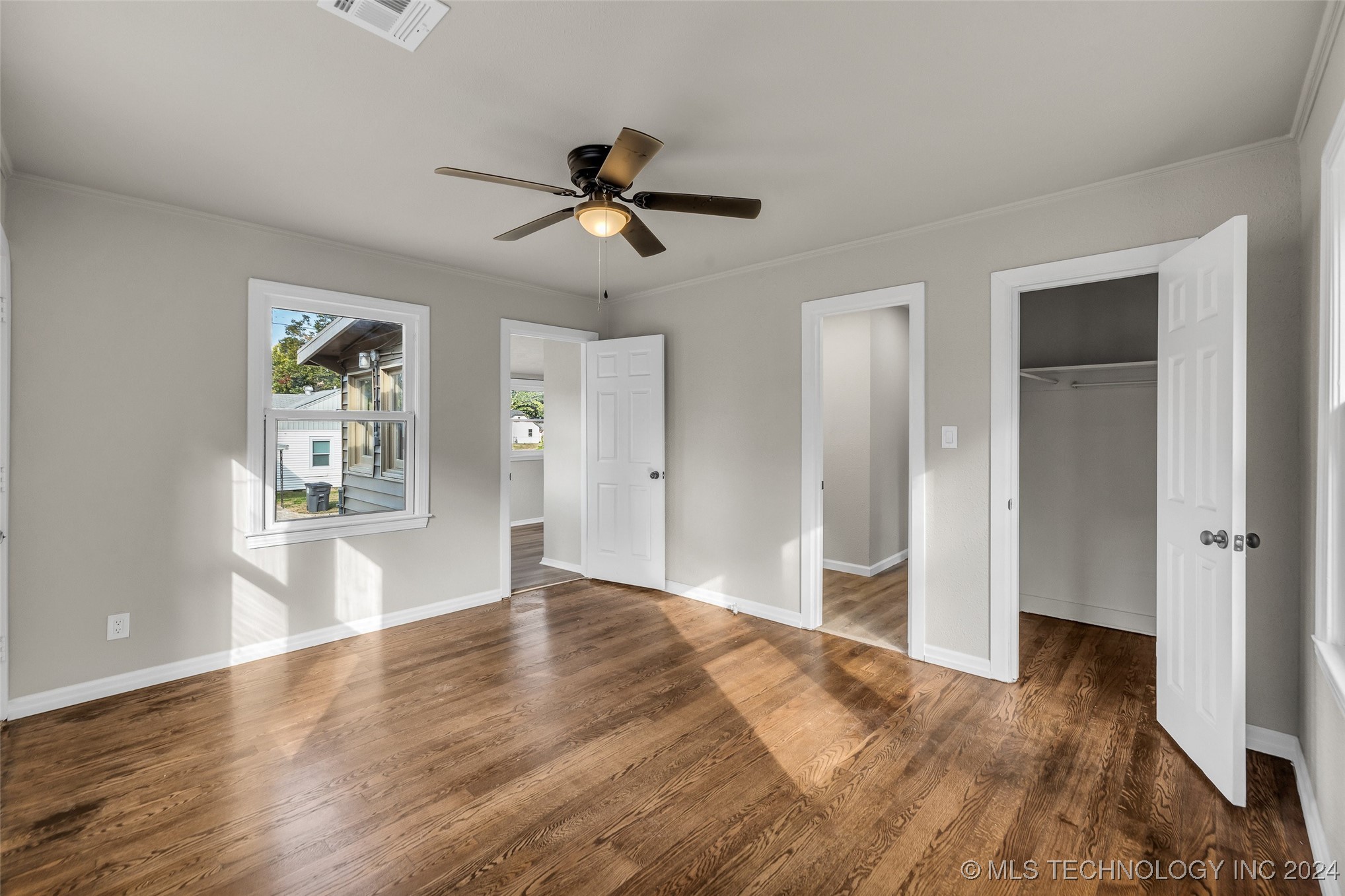 4702 E 4th Place