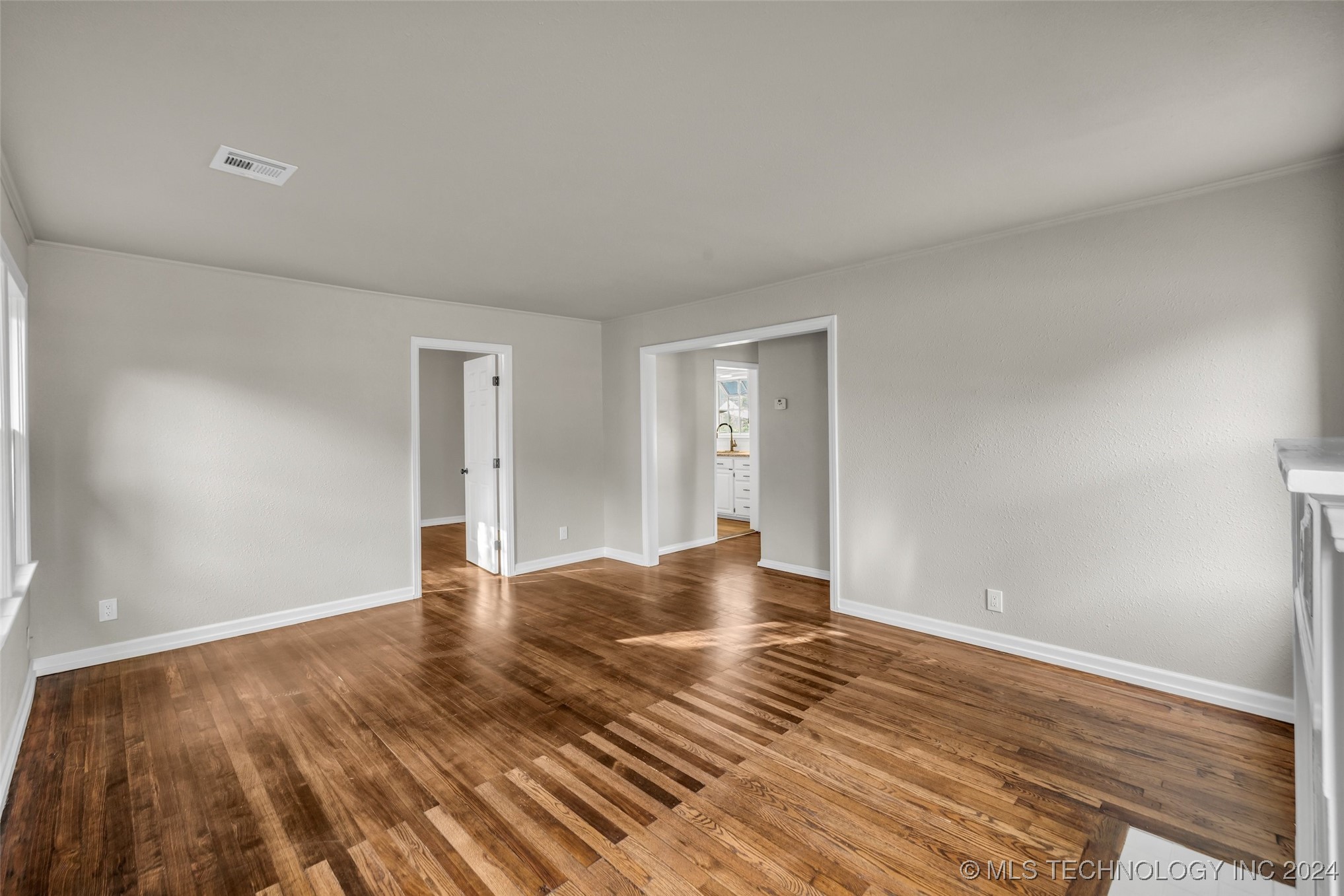 4702 E 4th Place