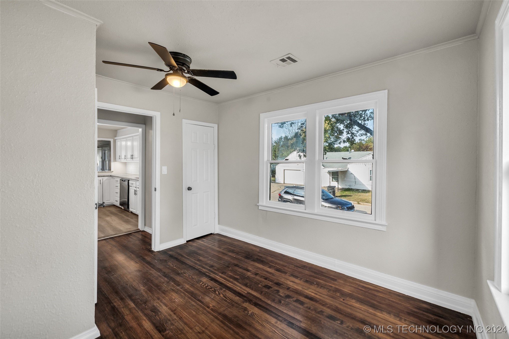 4702 E 4th Place