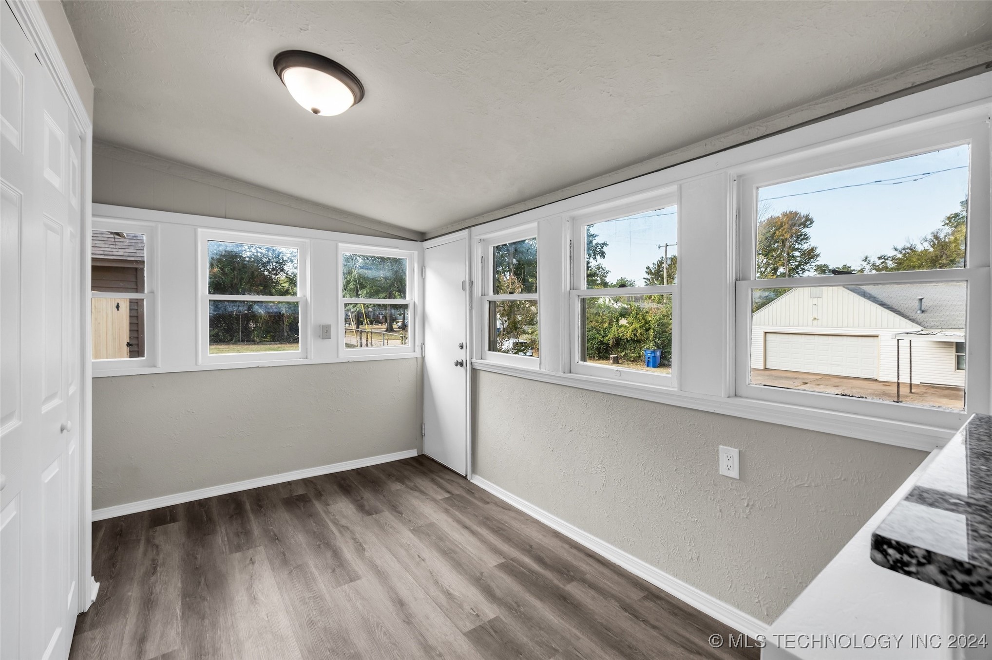 4702 E 4th Place