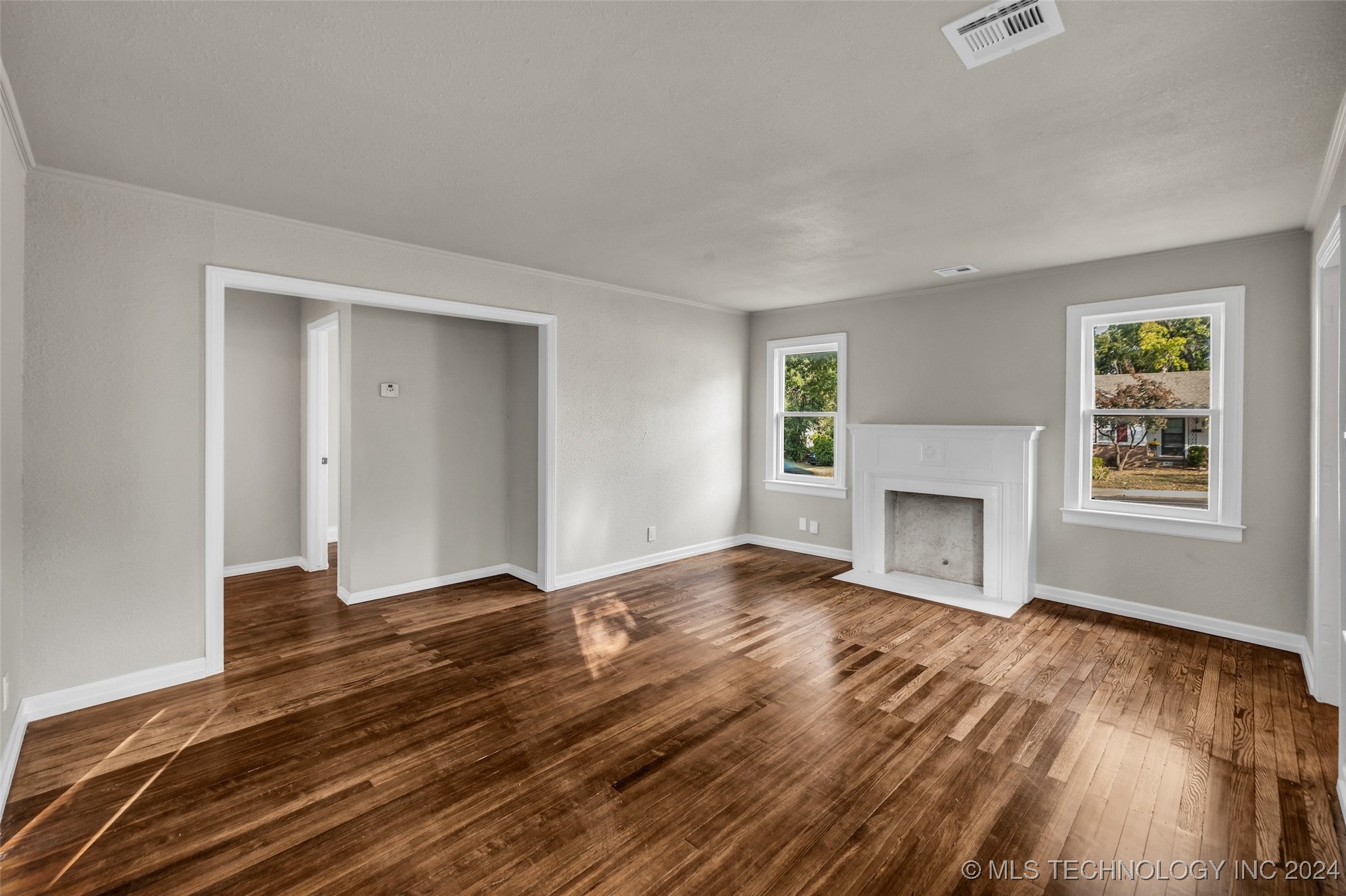 4702 E 4th Place